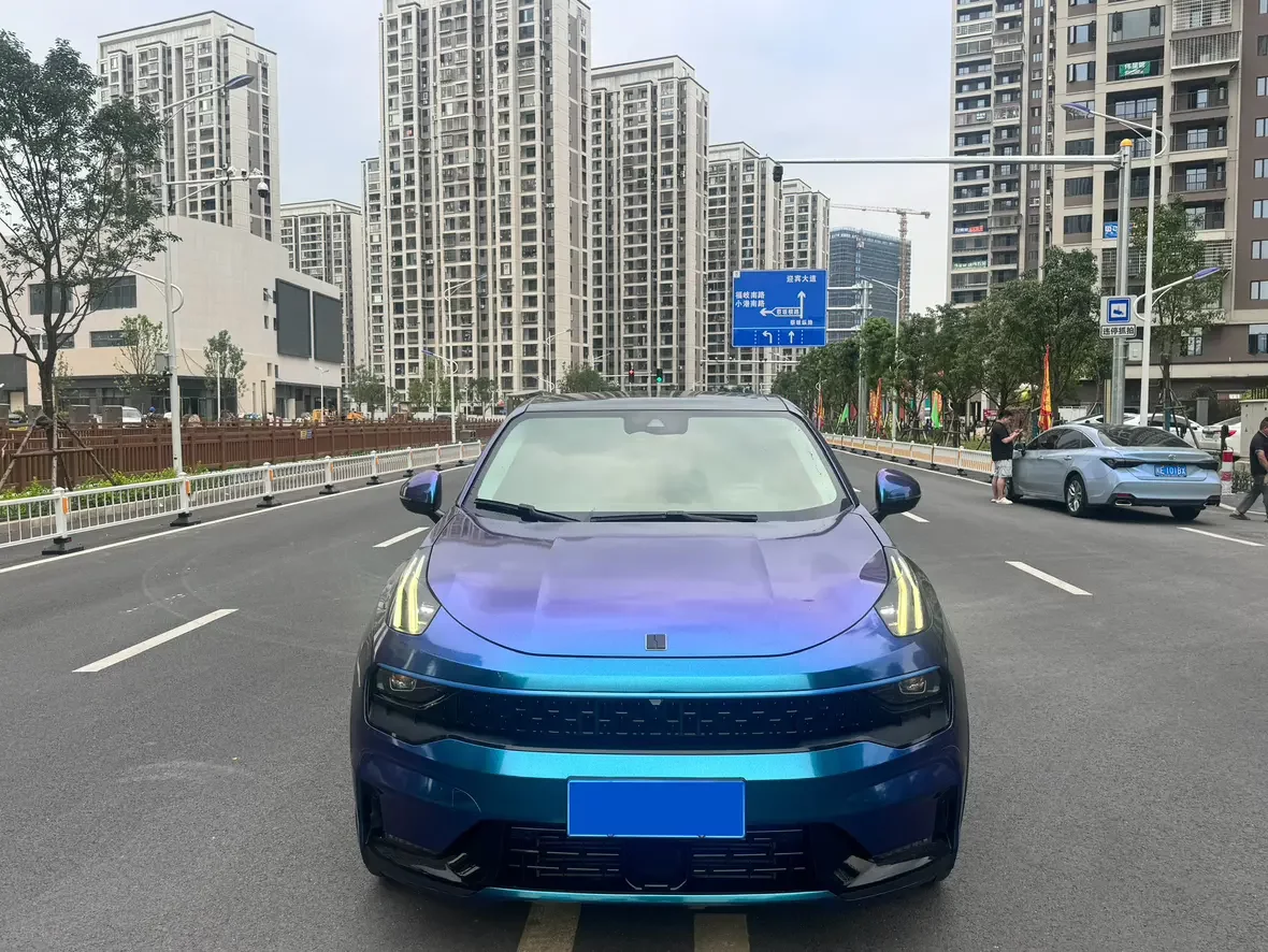 Lynk & Co 05