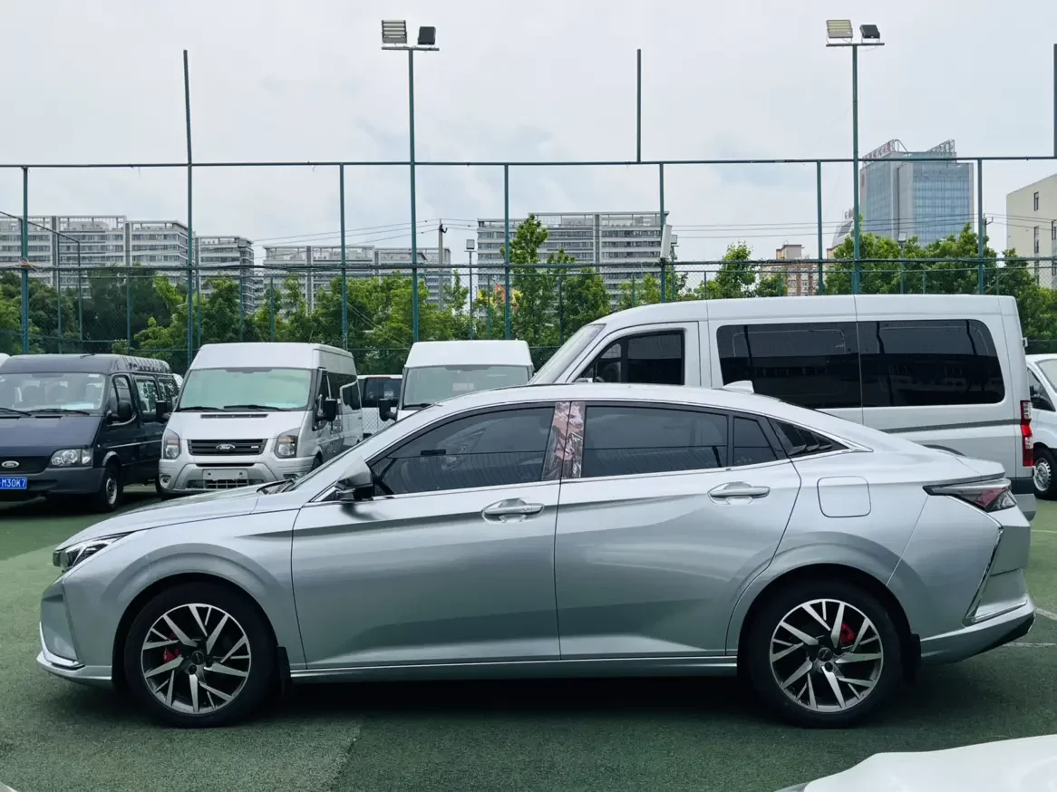Dongfeng Yixuan