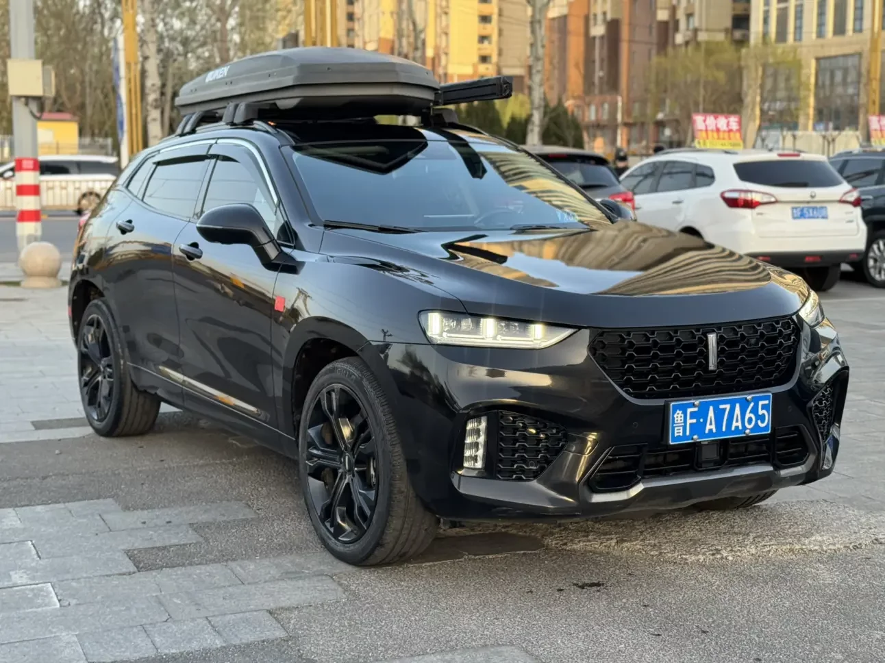 Wey Wei brand VV7
