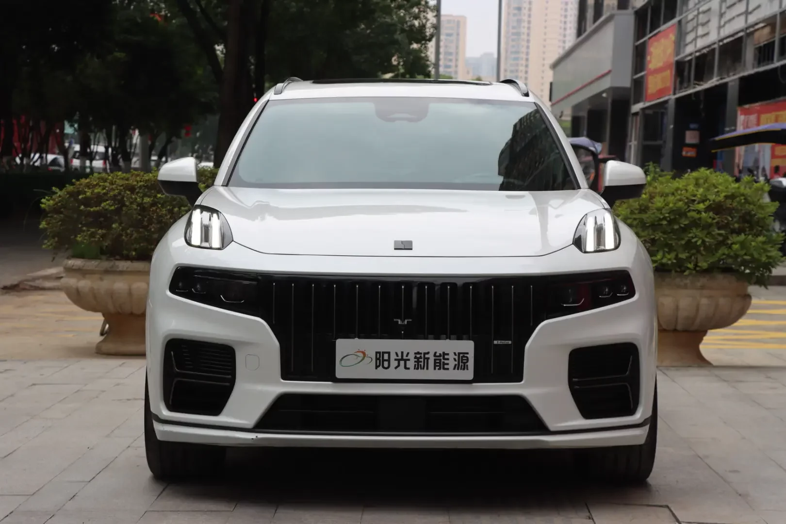 Lynk & Co 09 EM-P