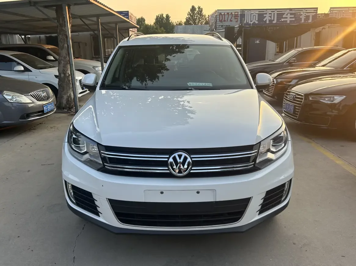 Volkswagen Tiguan (Tharu)