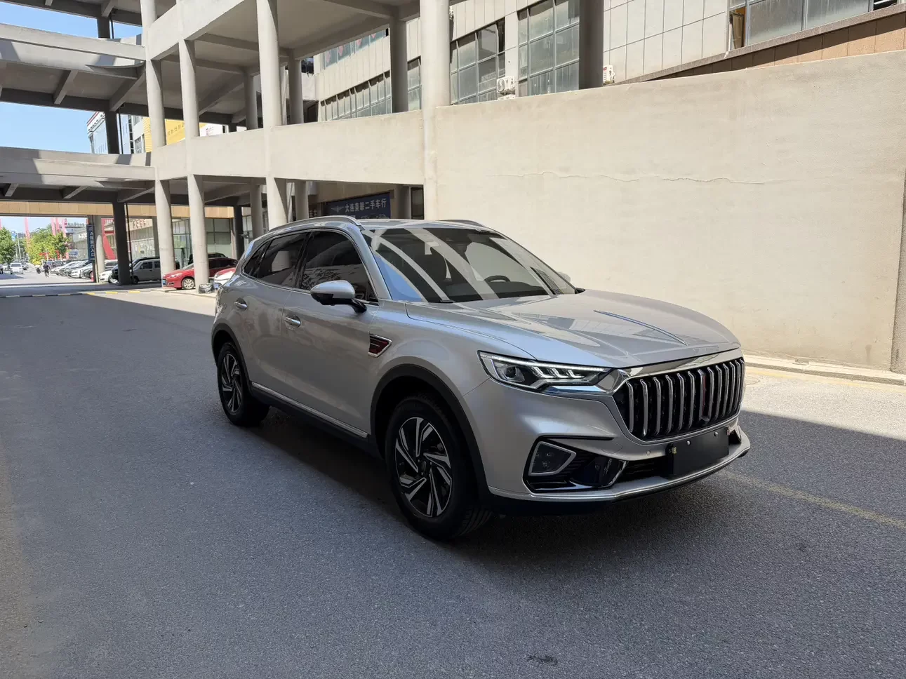 Hongqi HS5