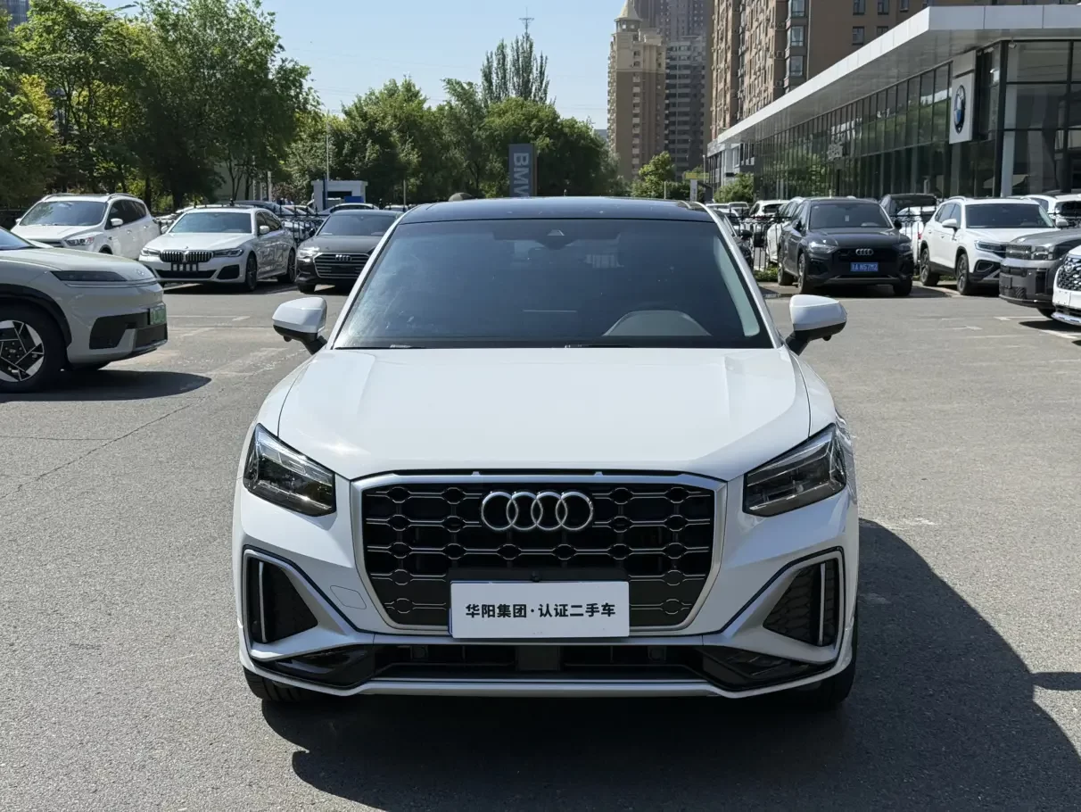Audi Q2L