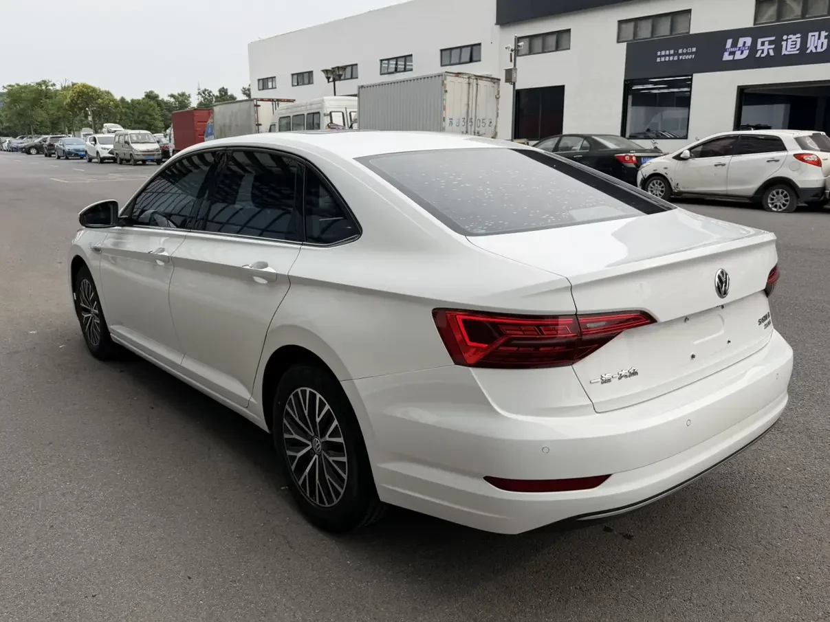 Volkswagen Sagitar