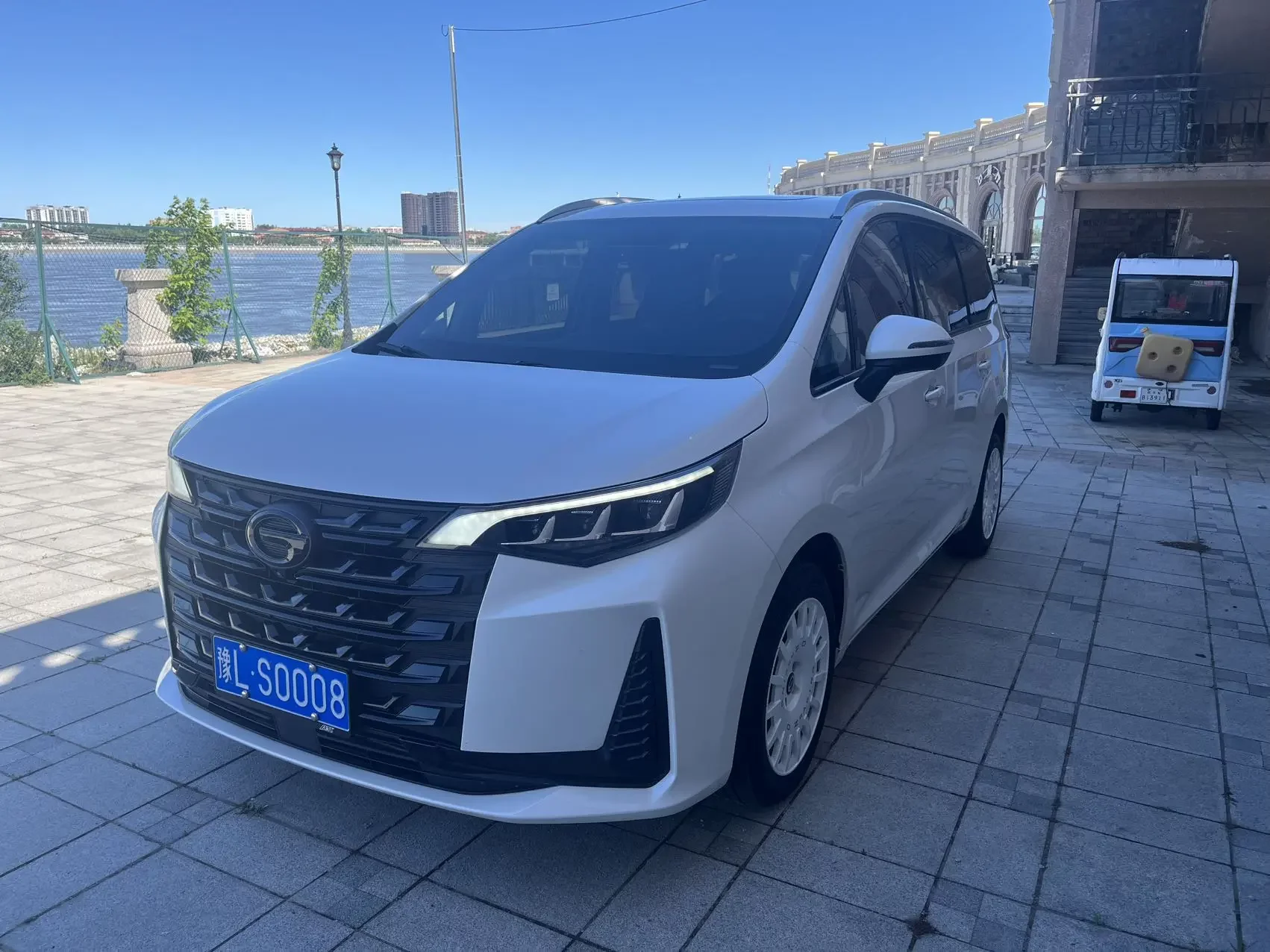 GAC Trumpchi M6  из Китая