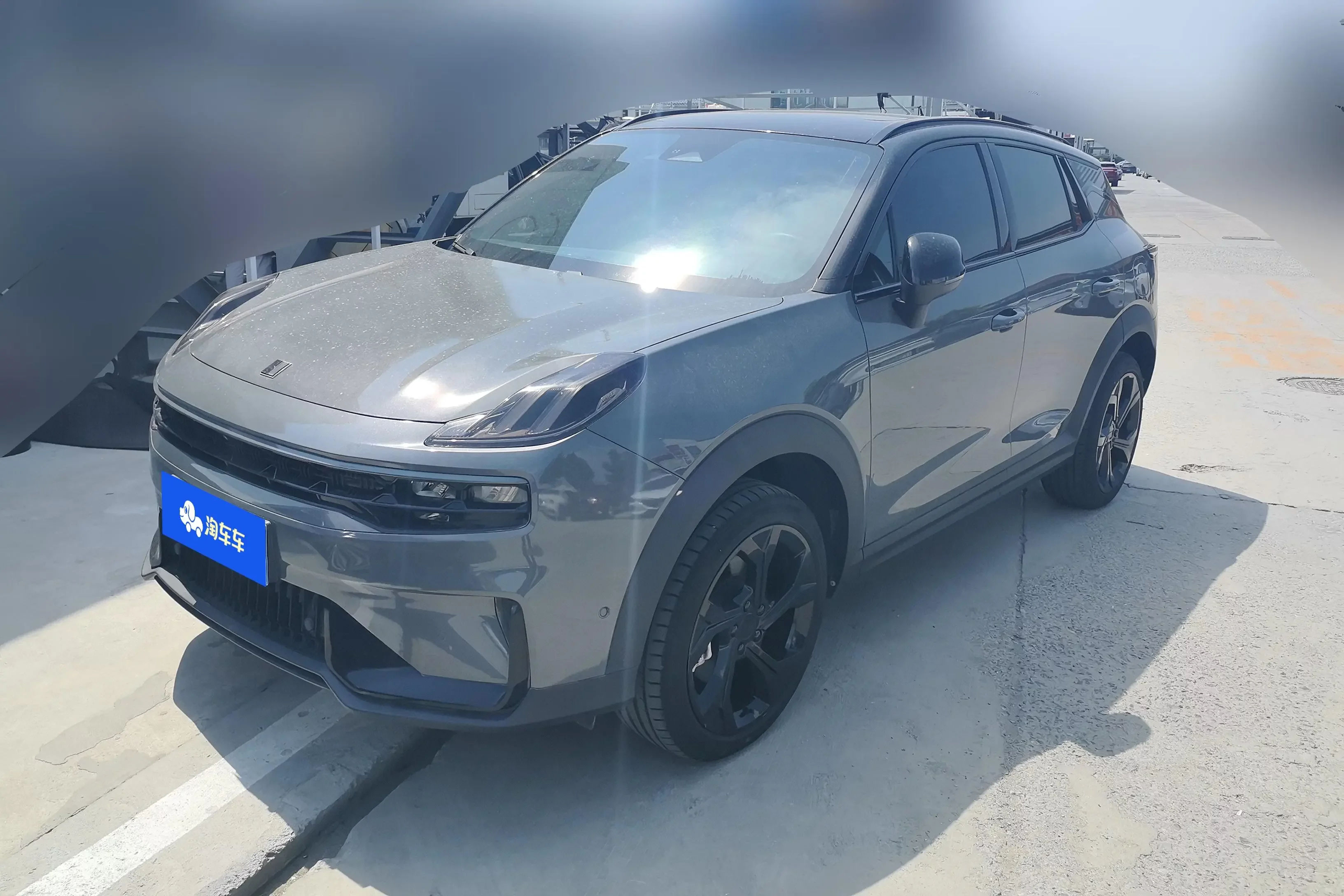 Lynk & Co 06