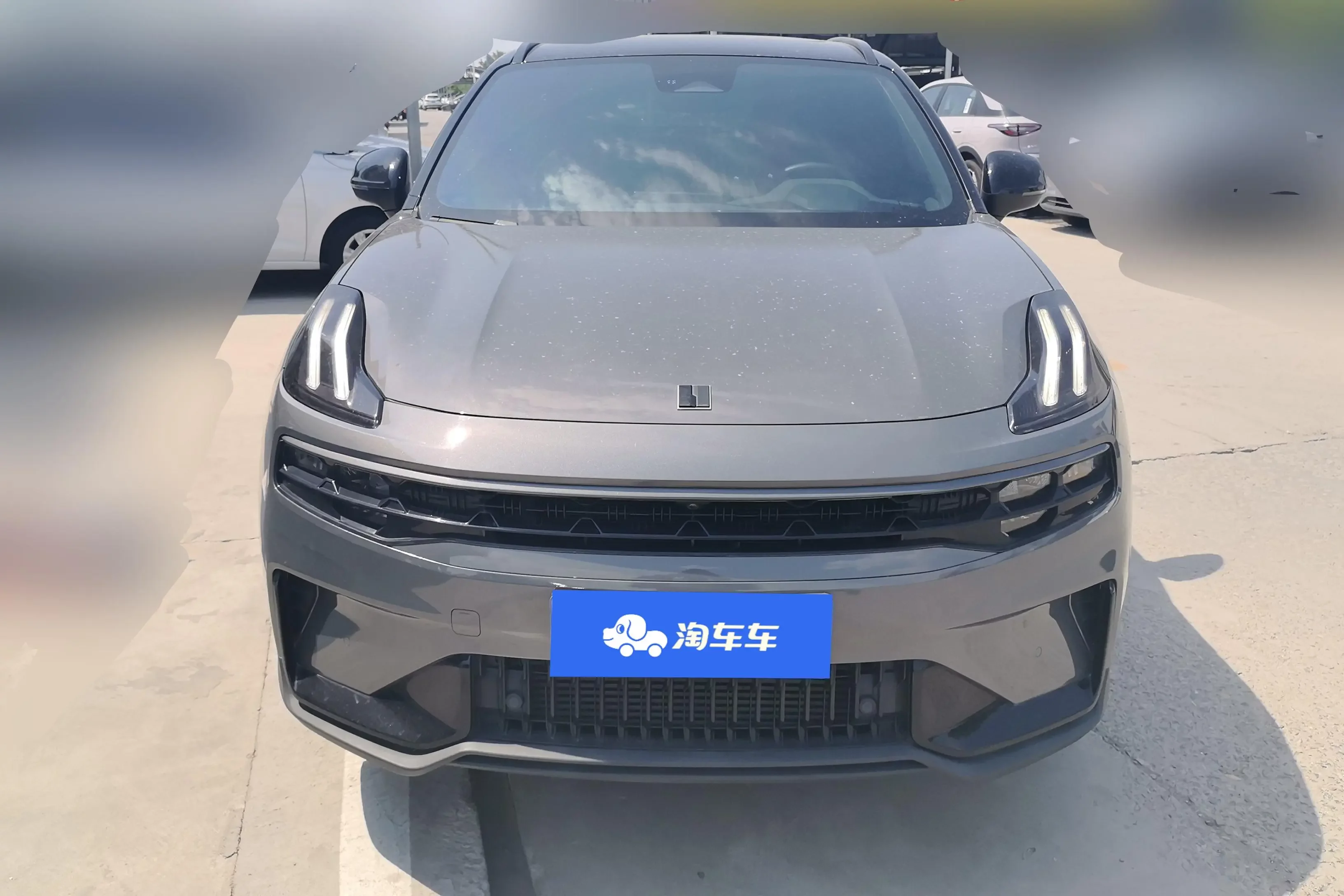 Lynk & Co 06