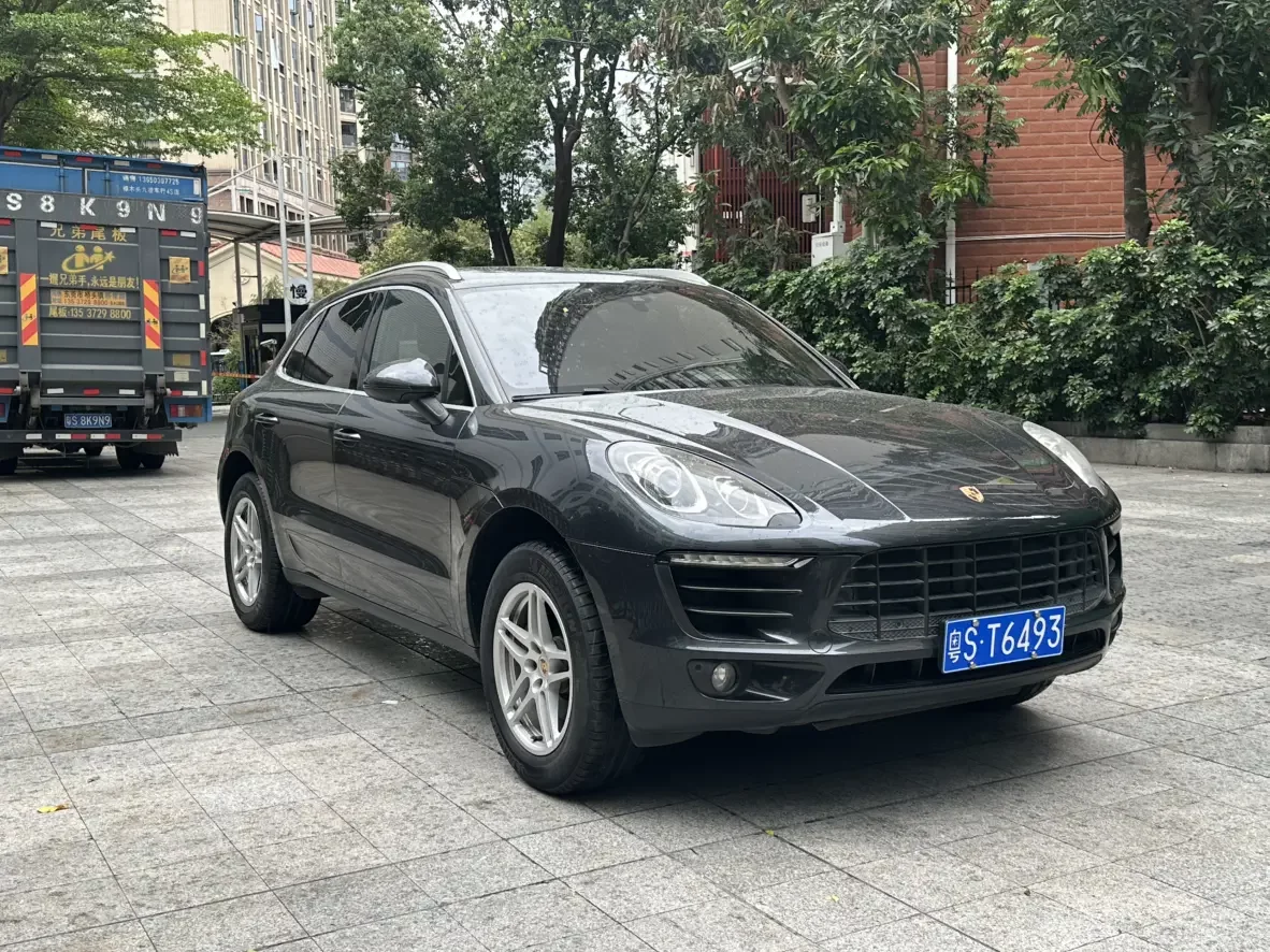 Porsche Macan