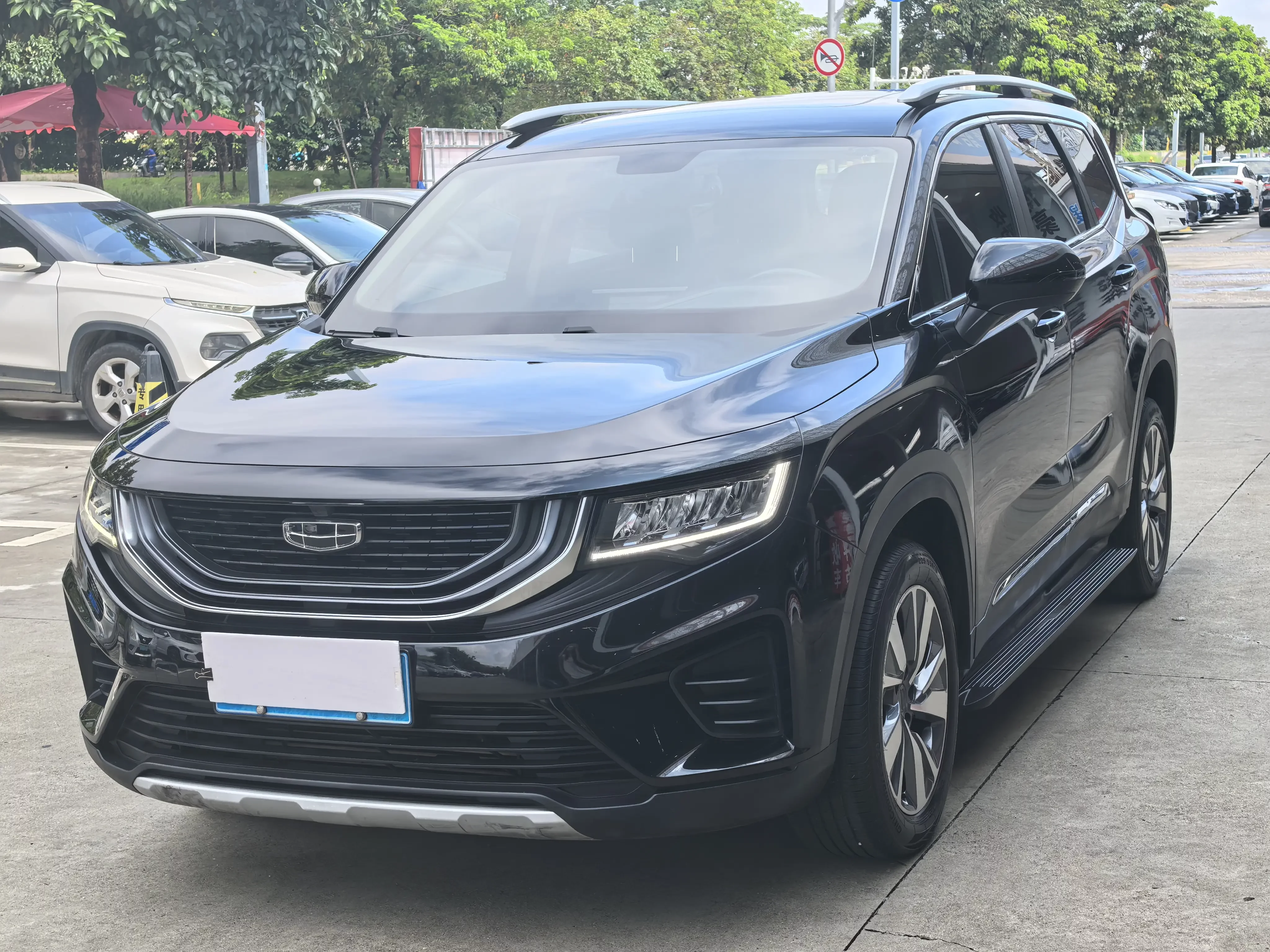 Geely Okavango