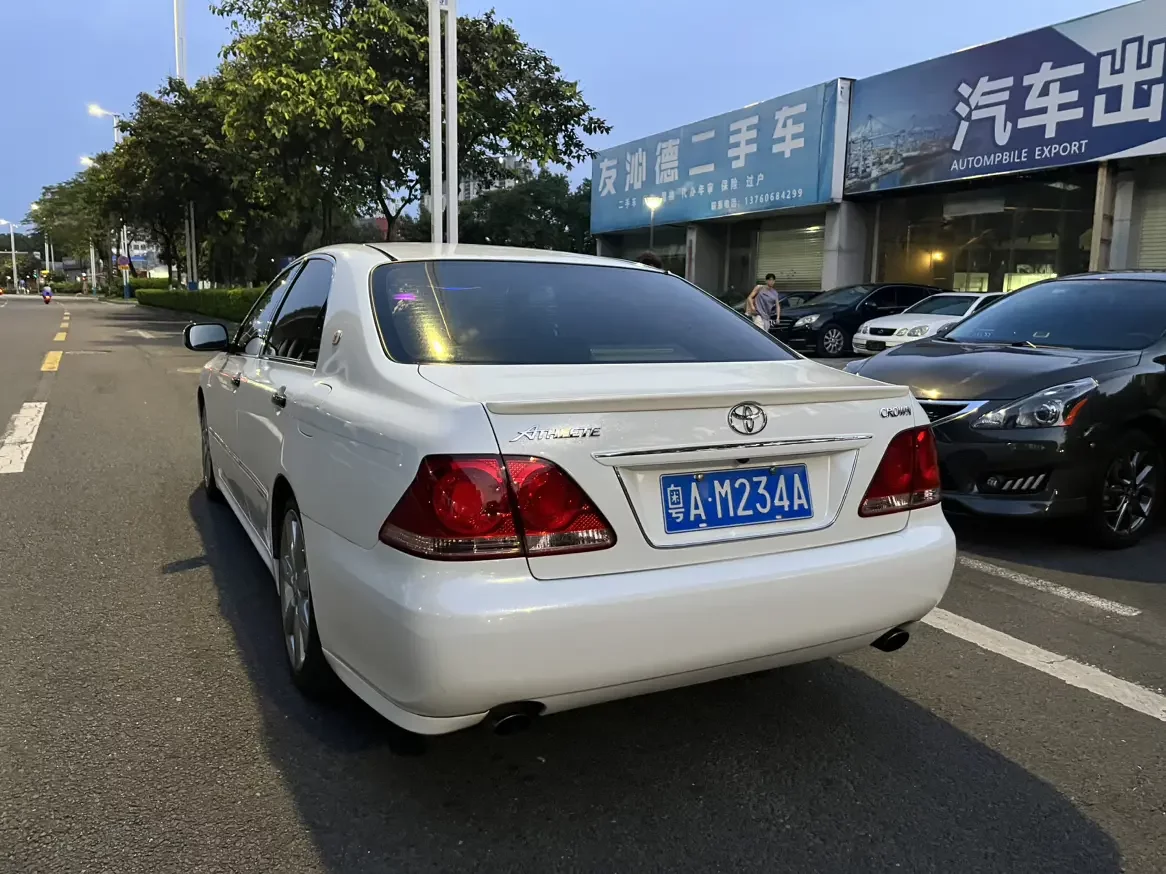 Toyota crown