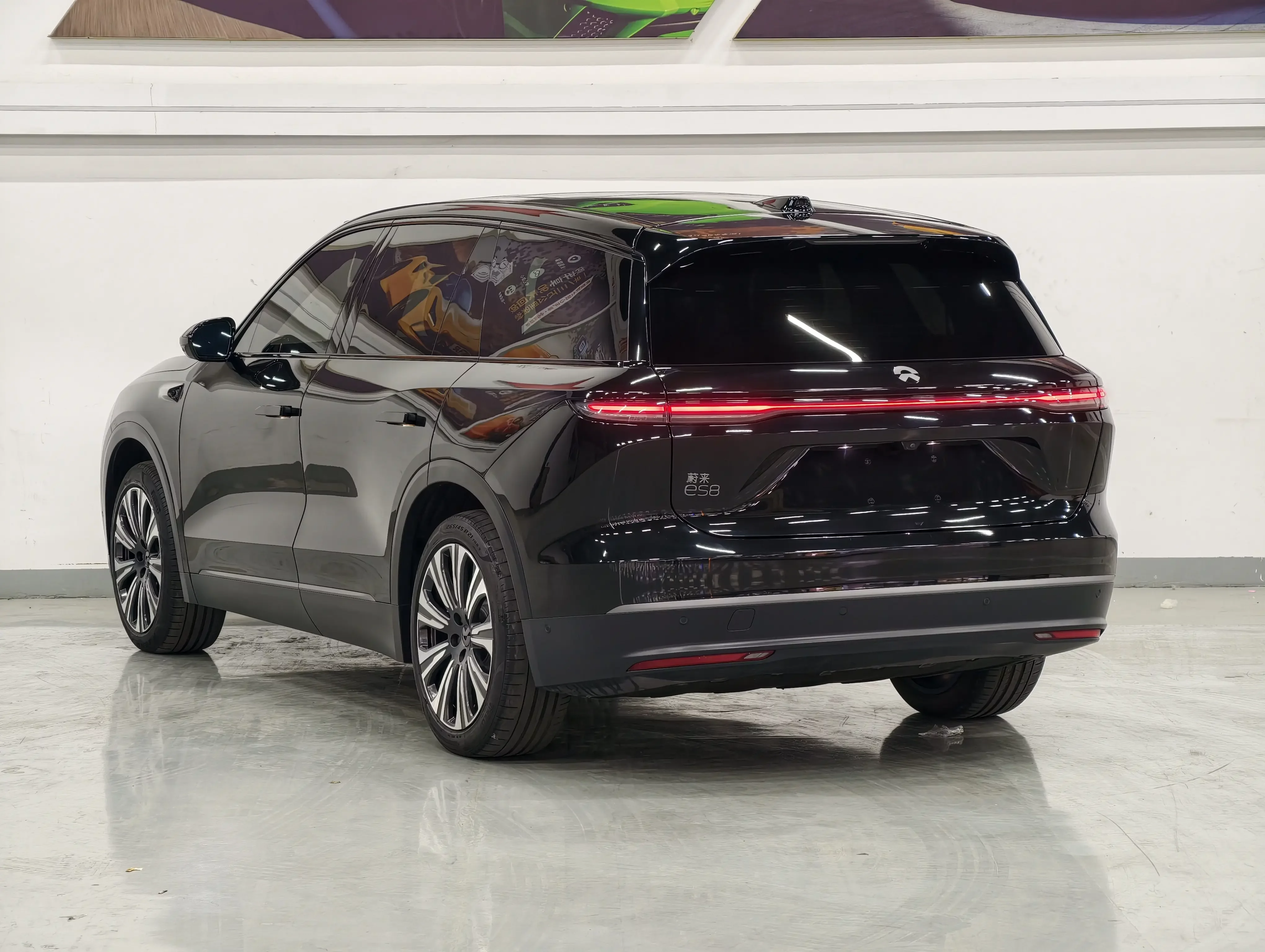 NIO ES8