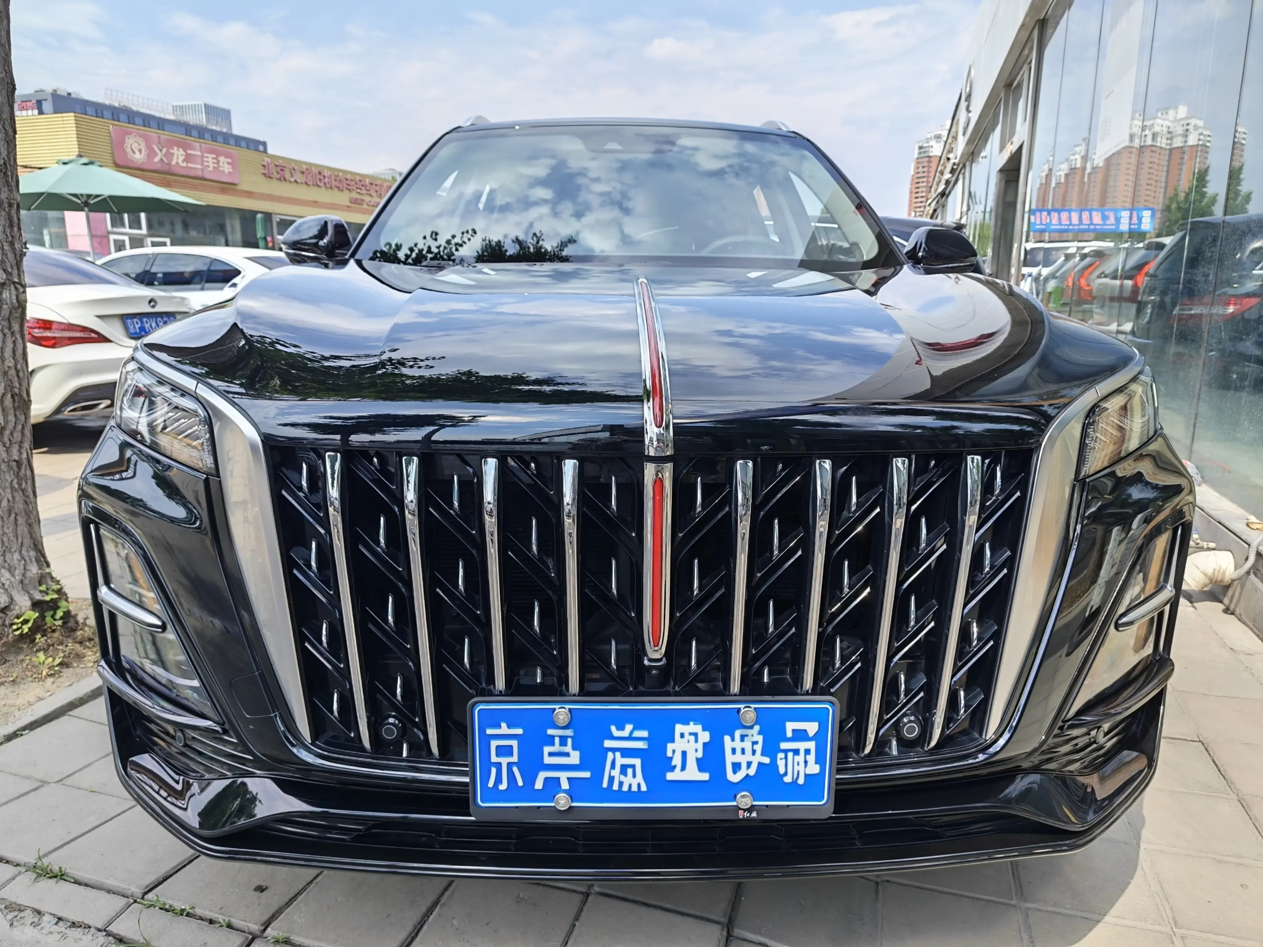 Hongqi HS5