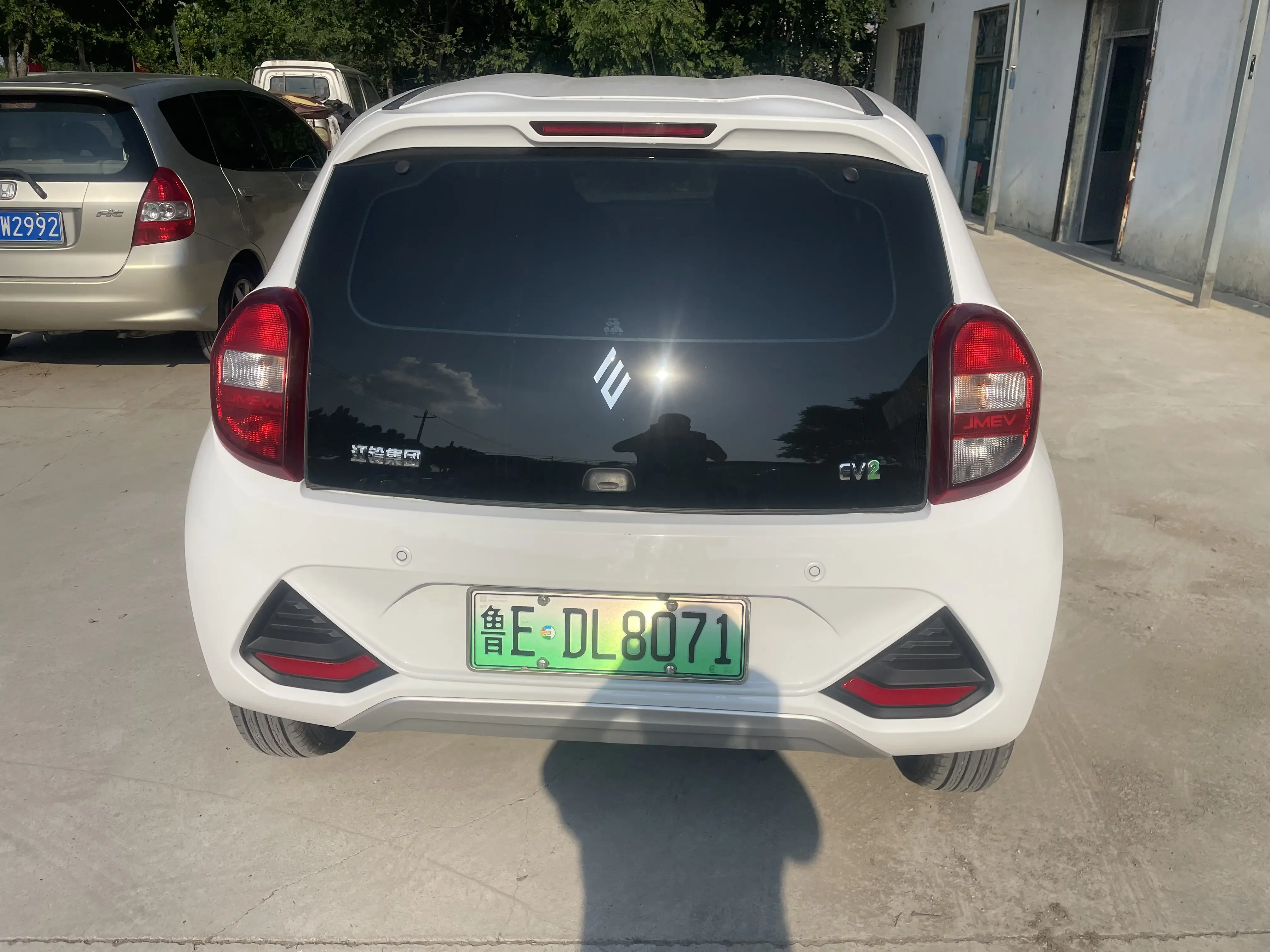 Jiangling Easy EV2