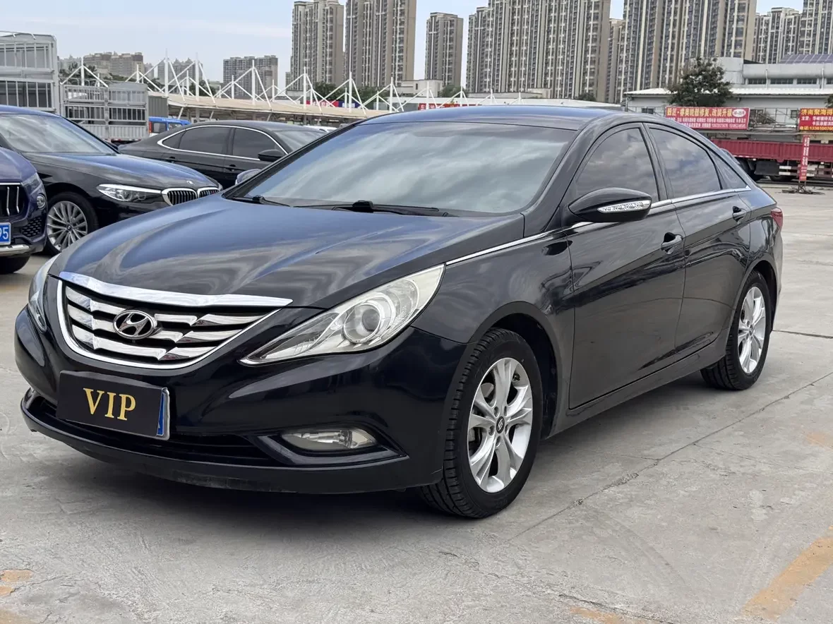 Hyundai sonata eight