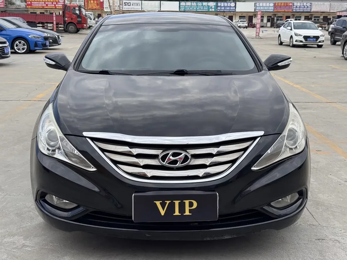 Hyundai sonata eight