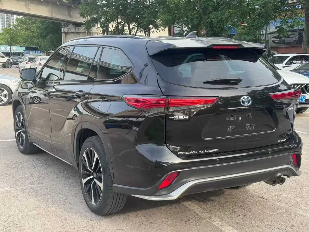 Toyota Crown Kluger