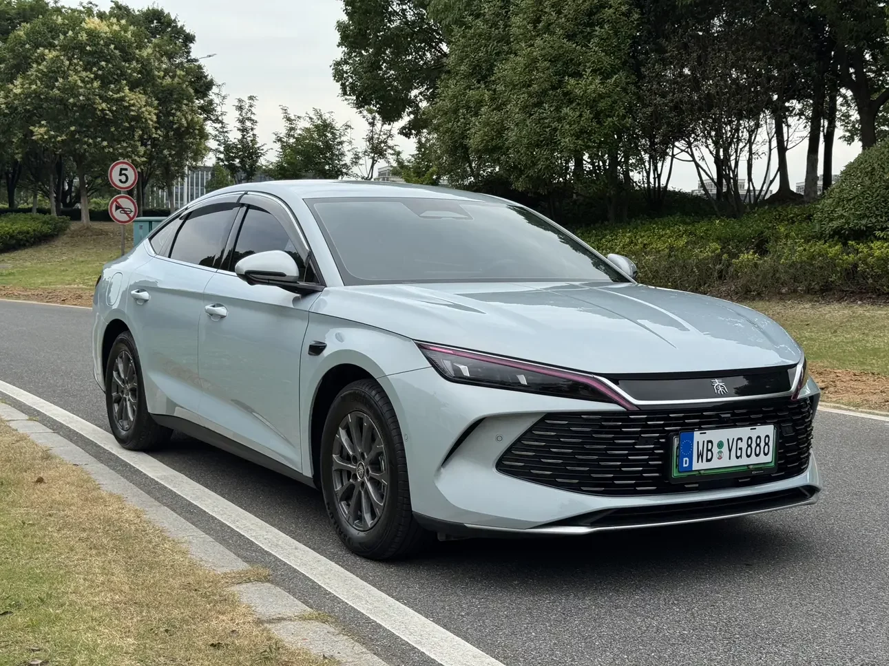 BYD Qin L DM