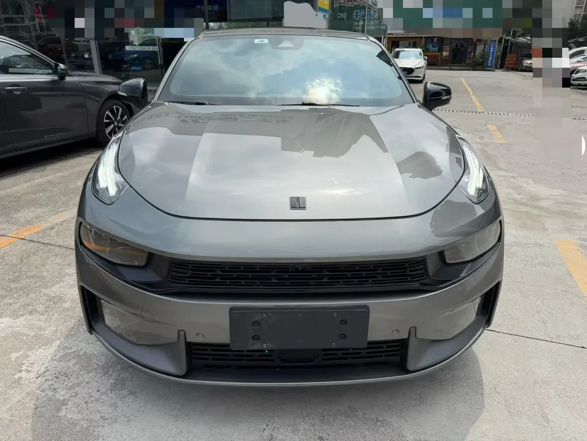 Lynk & Co 03