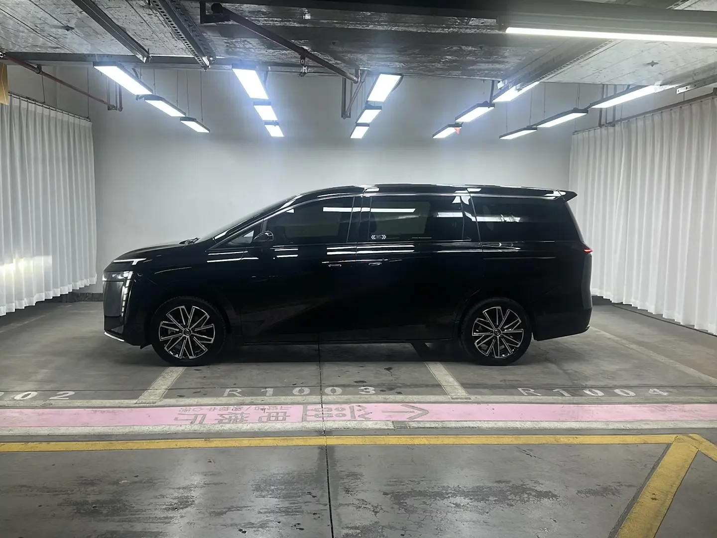 GAC Trumpchi E8