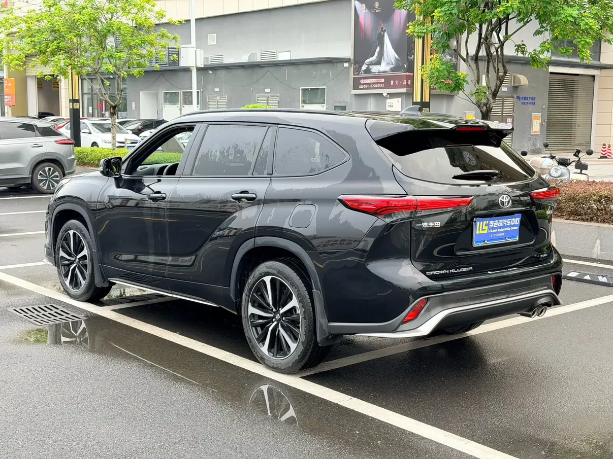 Toyota Crown Kluger