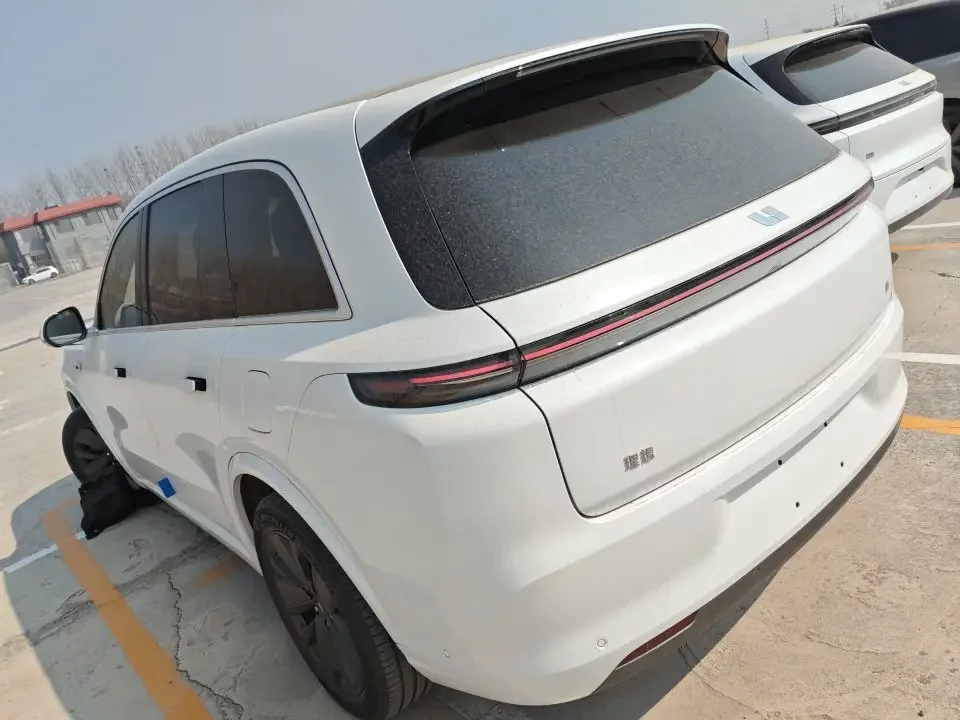 Lixiang L8