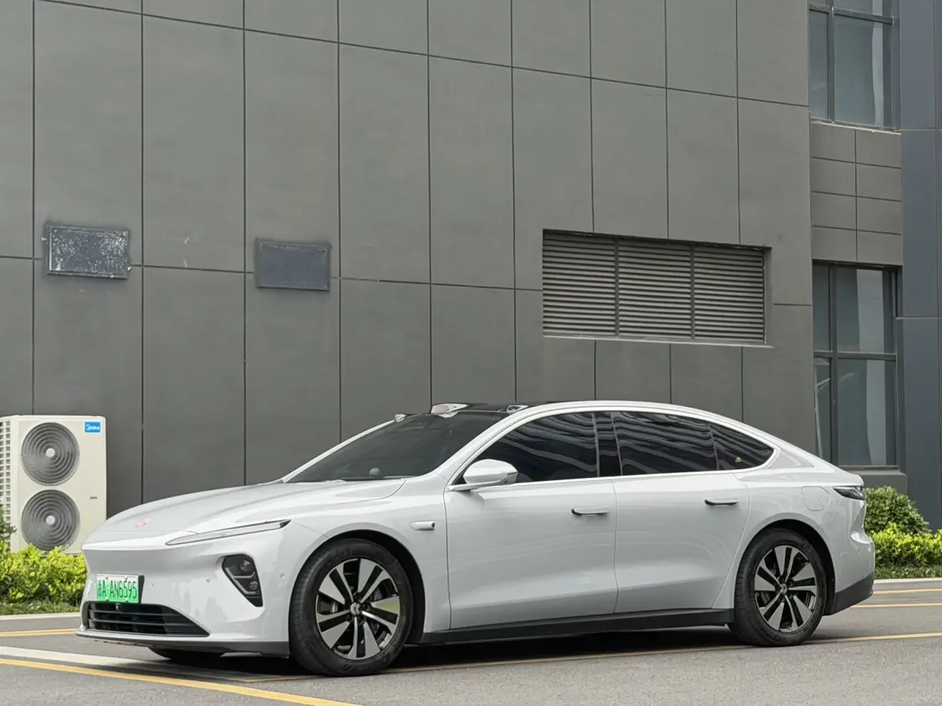 NIO ET7