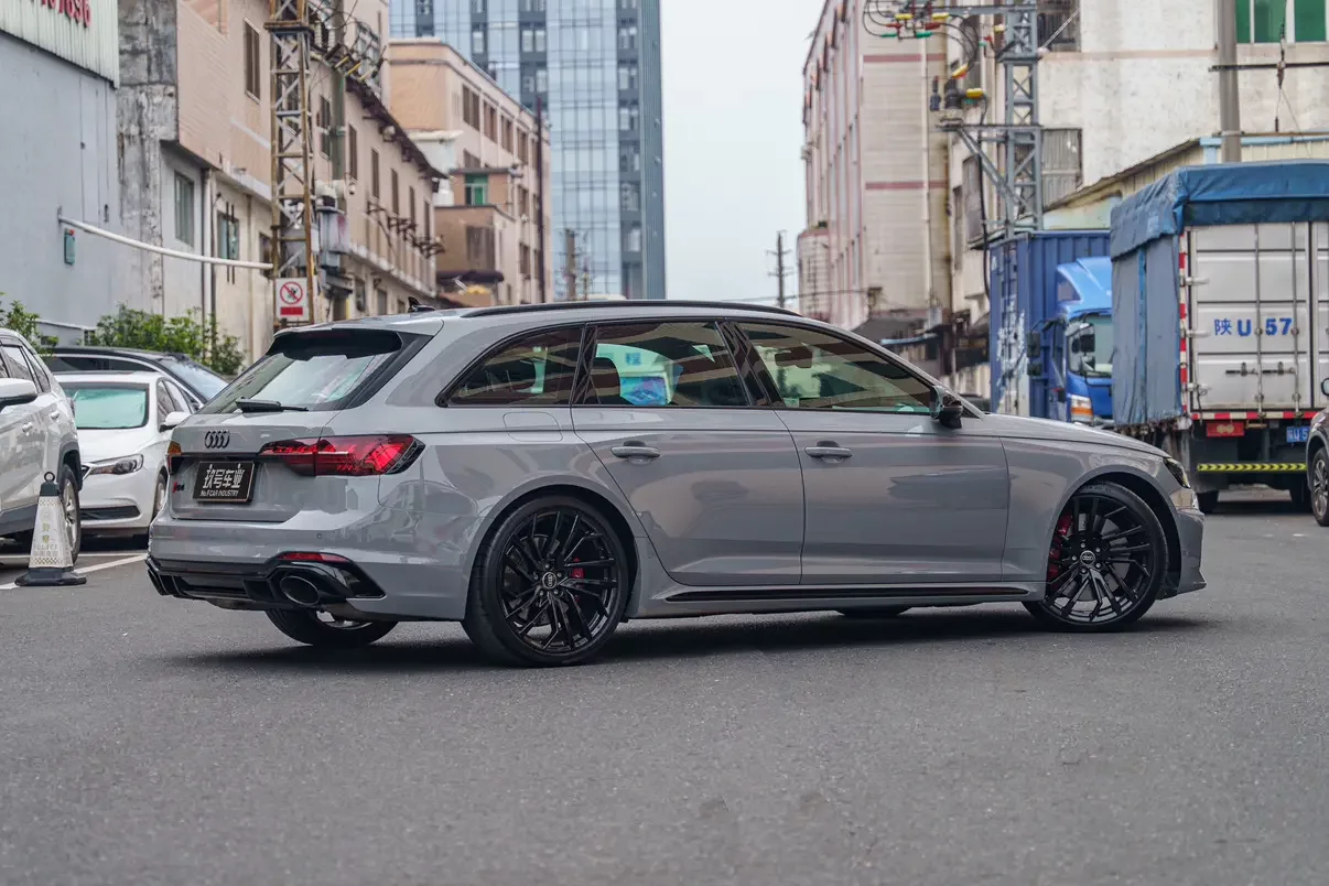 Audi RS 4