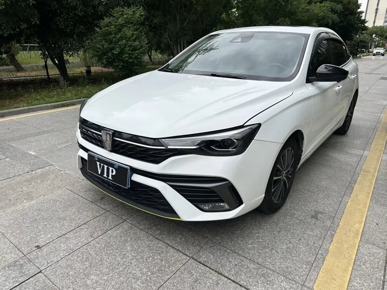 Roewe i5