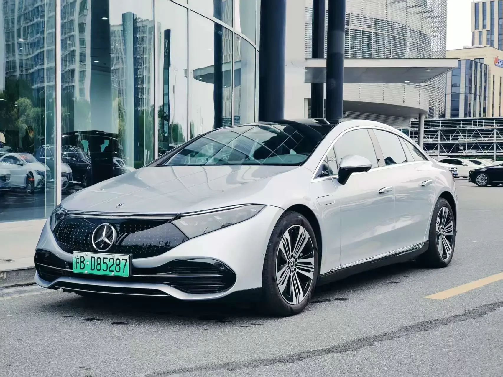 Mercedes-Benz EQS