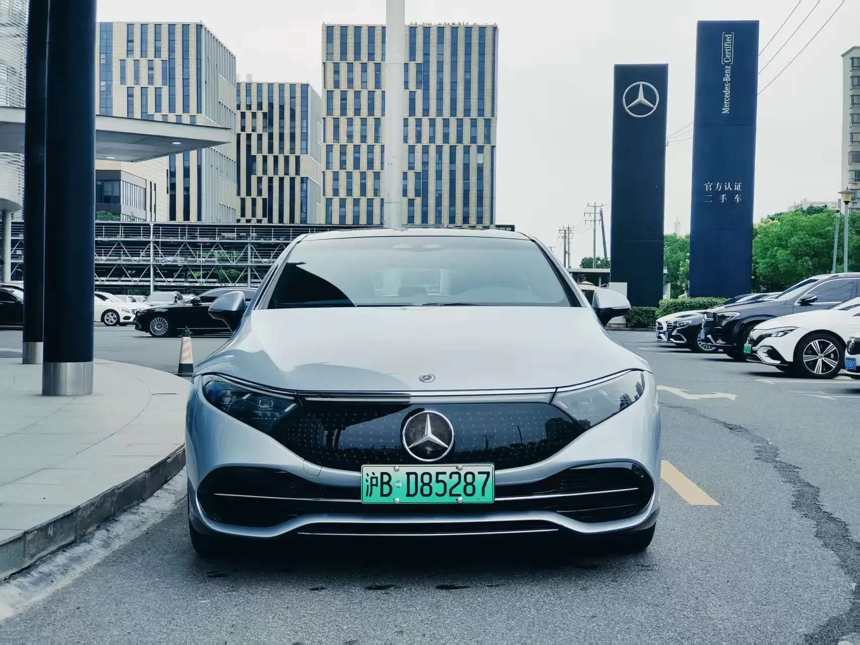 Mercedes-Benz EQS