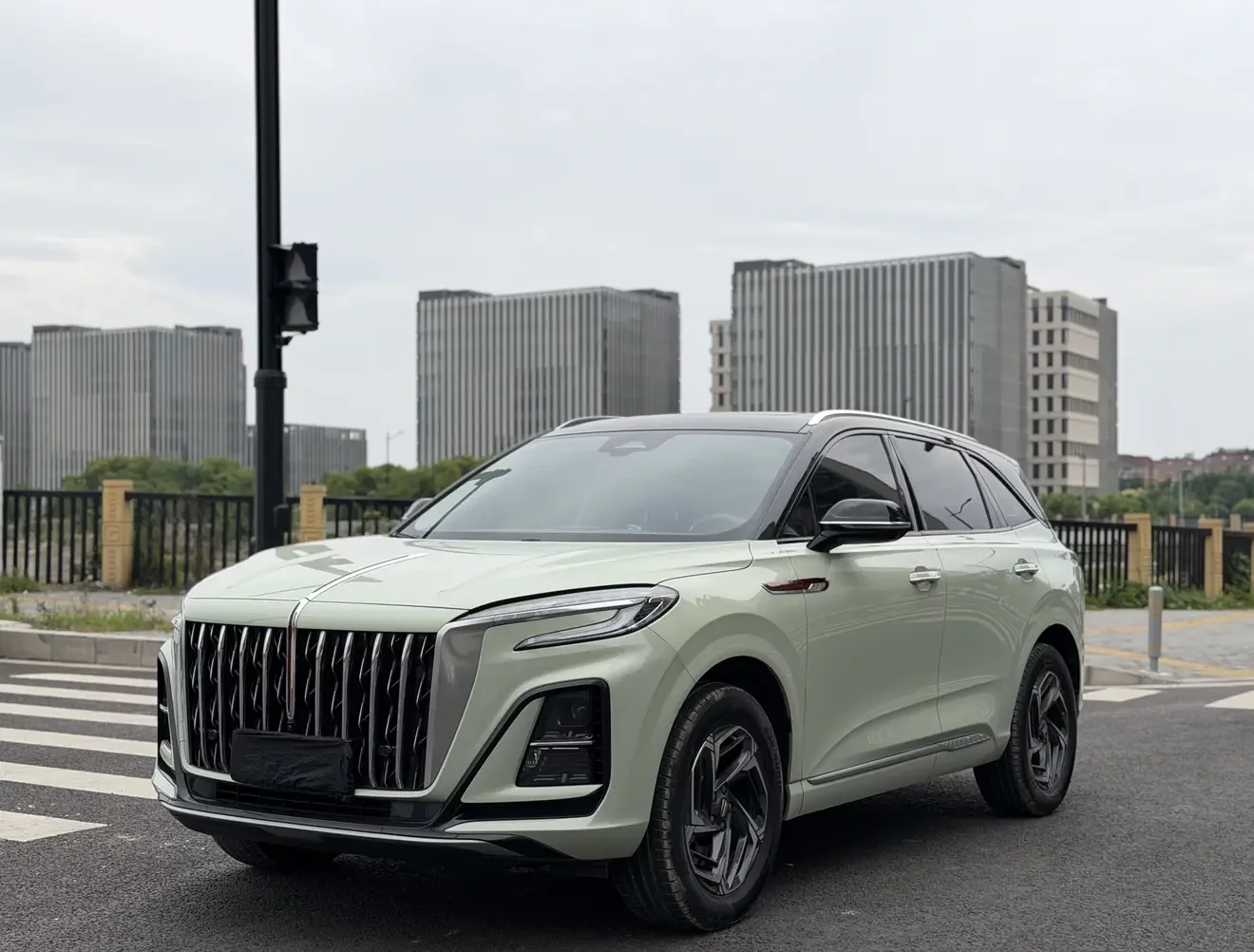 Hongqi HS3