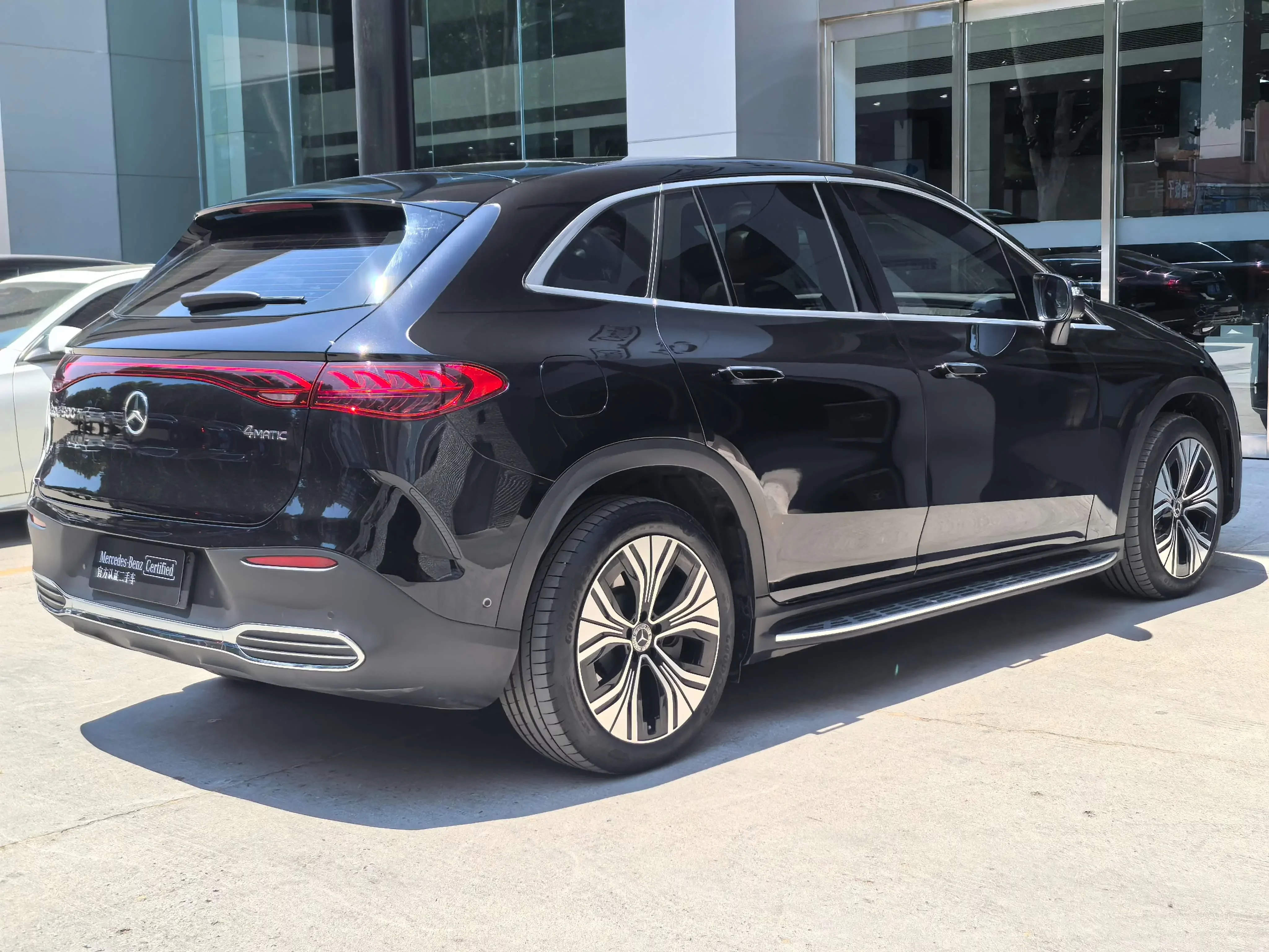 Mercedes-Benz EQE SUV