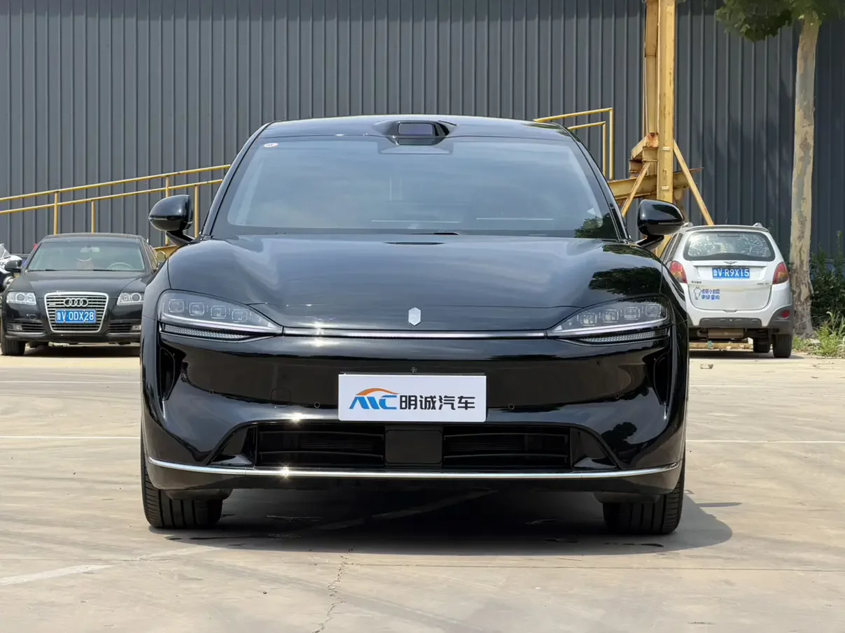 Luxeed Zhijie R7