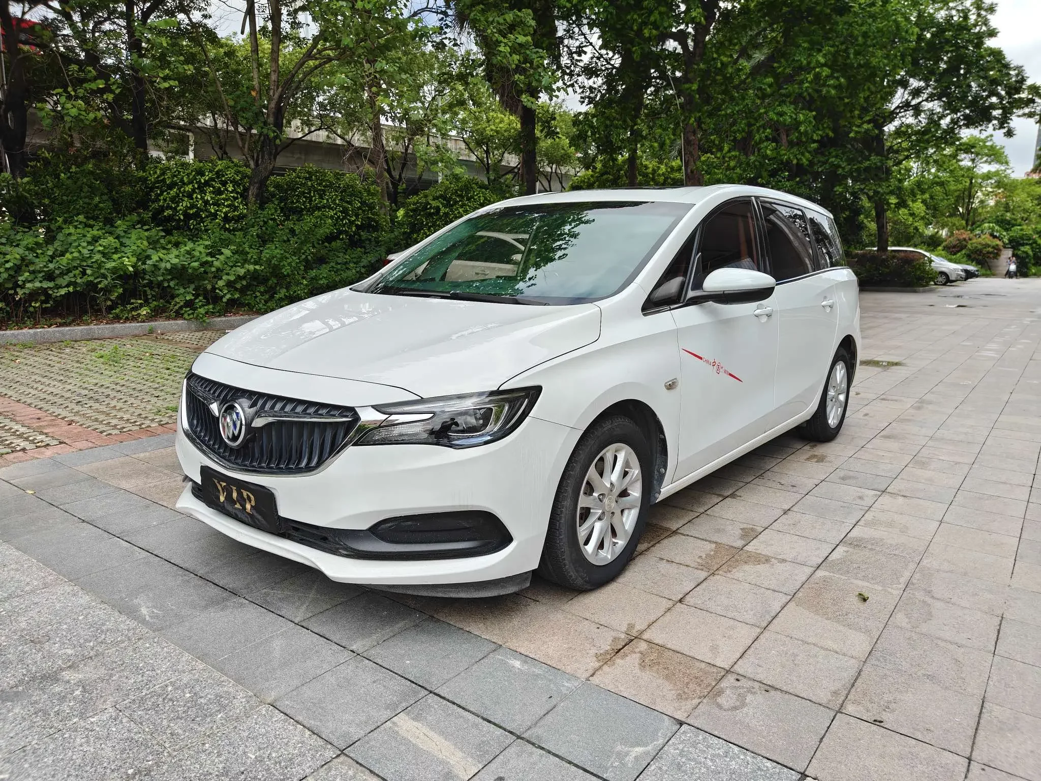 Buick GL6