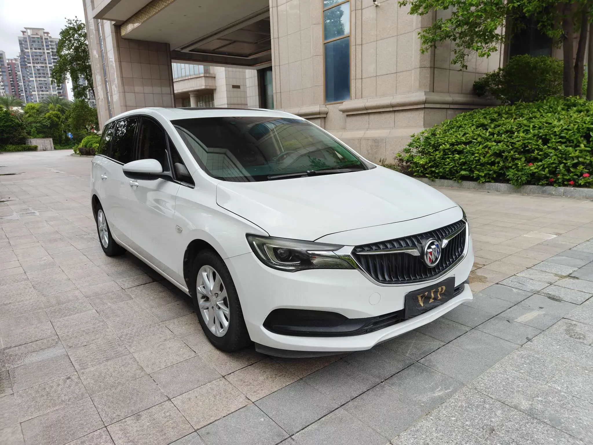 Buick GL6