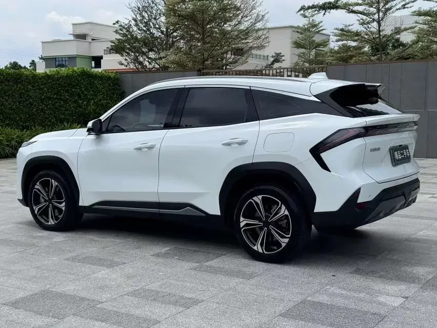 Geely Galaxy L7