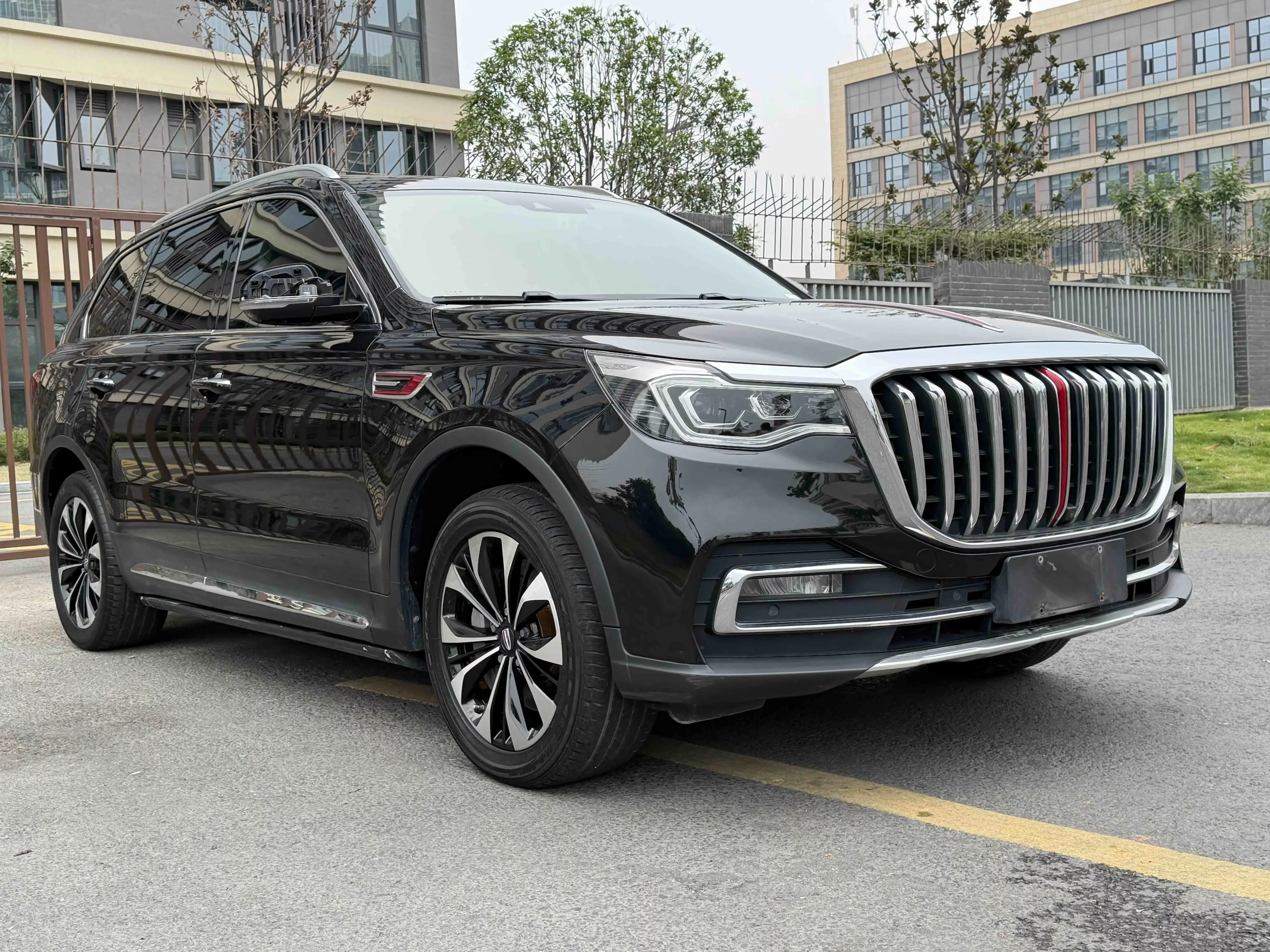 Hongqi HS7