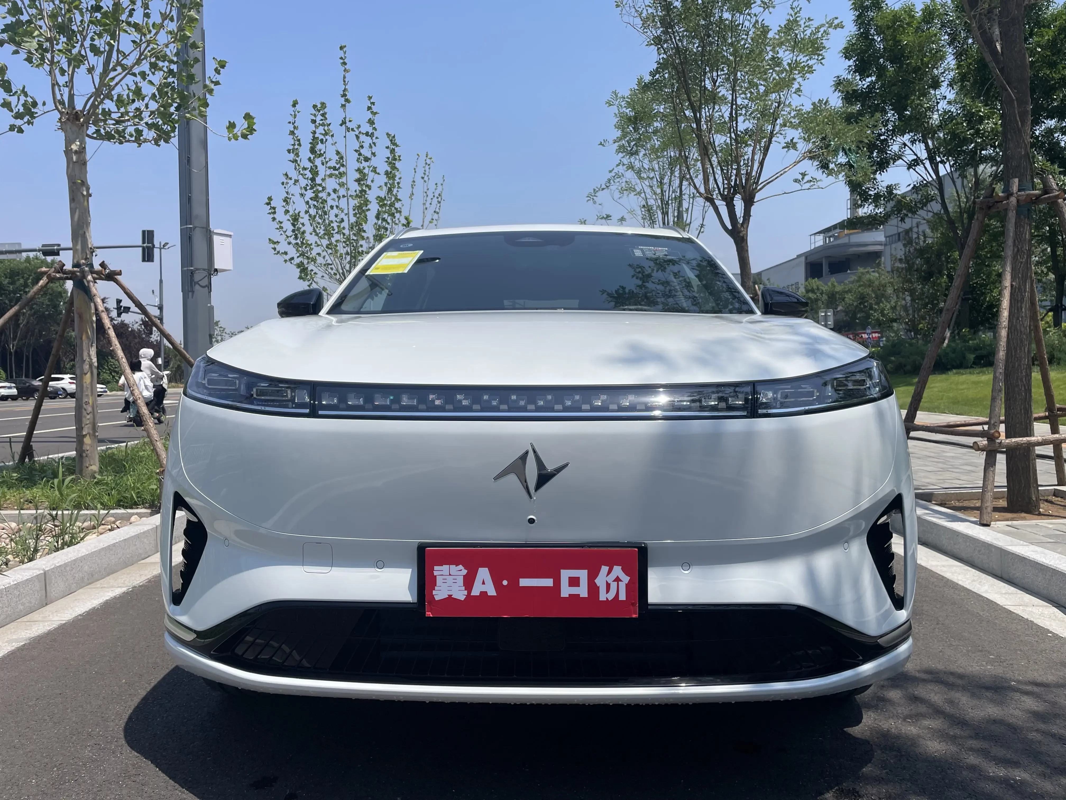 Dongfeng Yipai 008