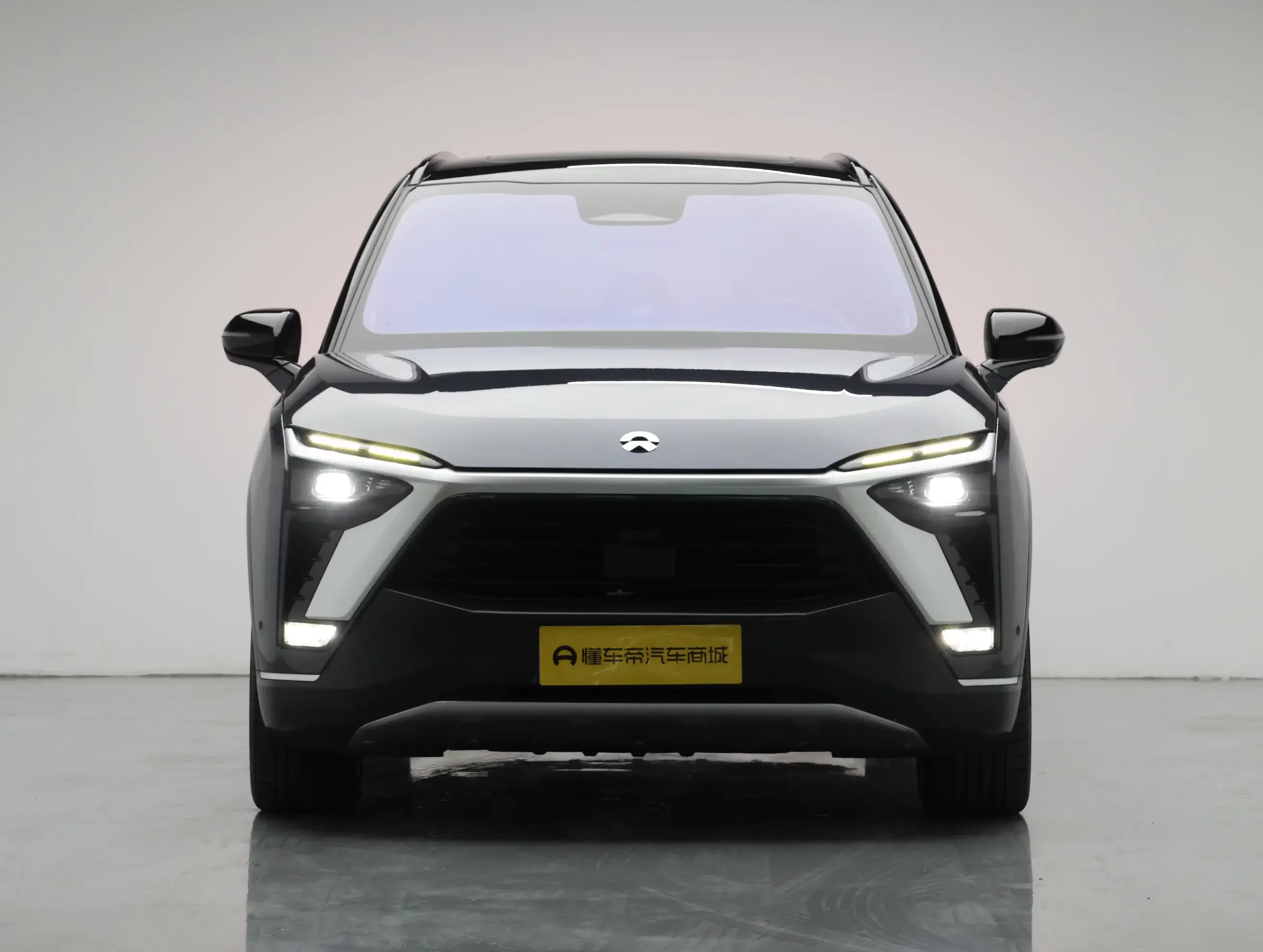 NIO ES8
