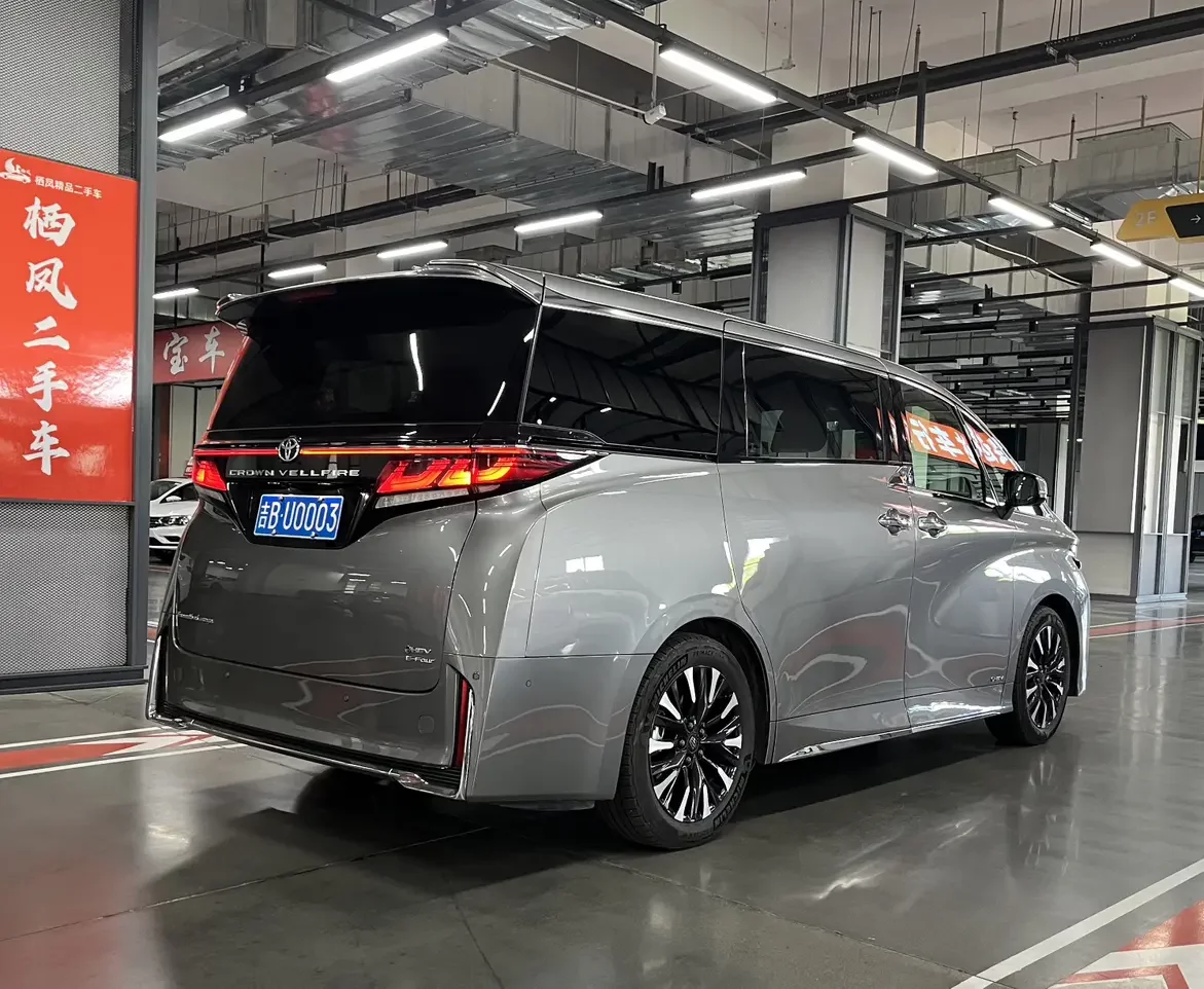 Toyota Crown Wellfire