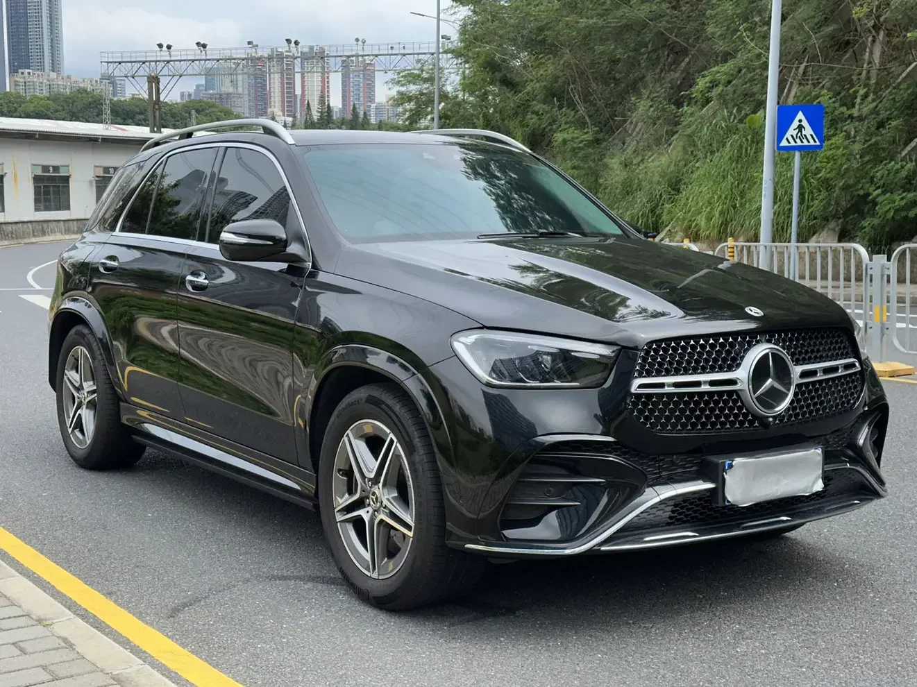 Mercedes-Benz GLE (Imported)