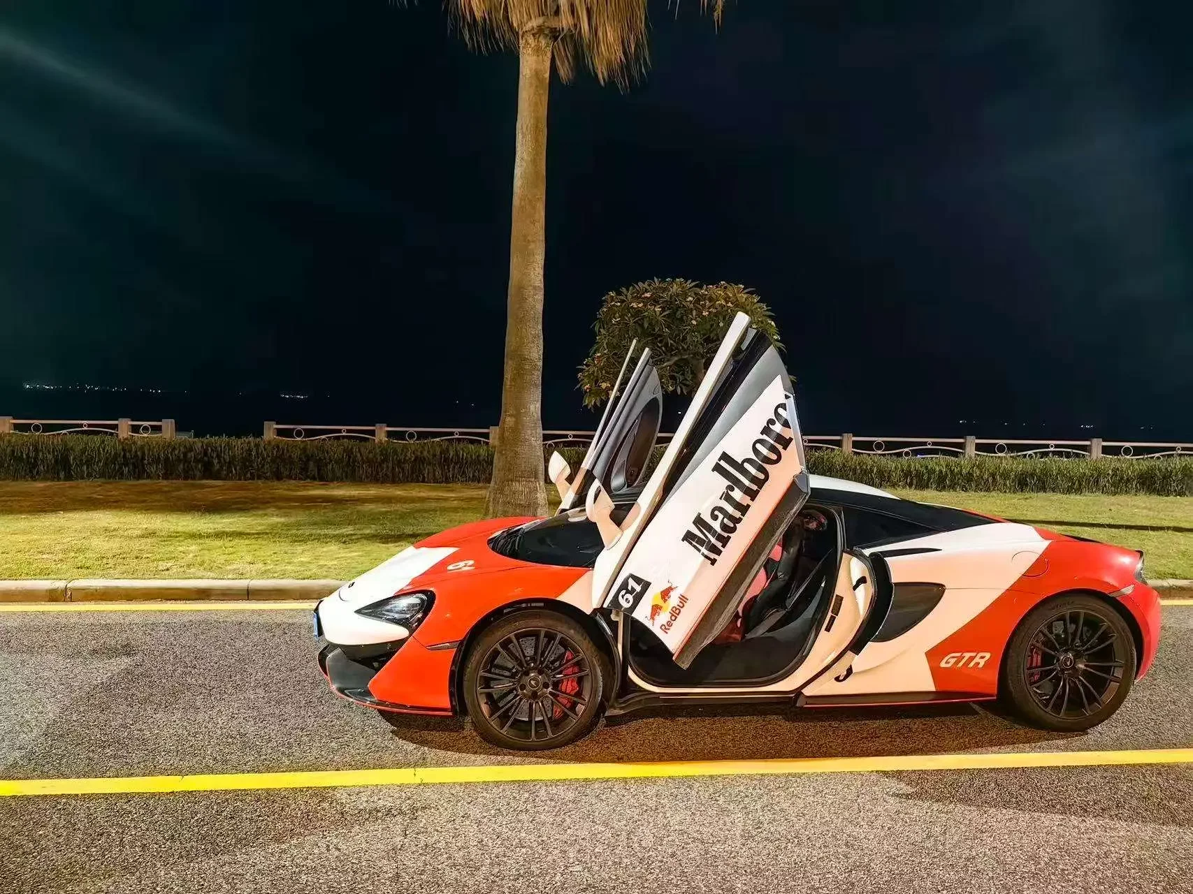 McLaren 570S
