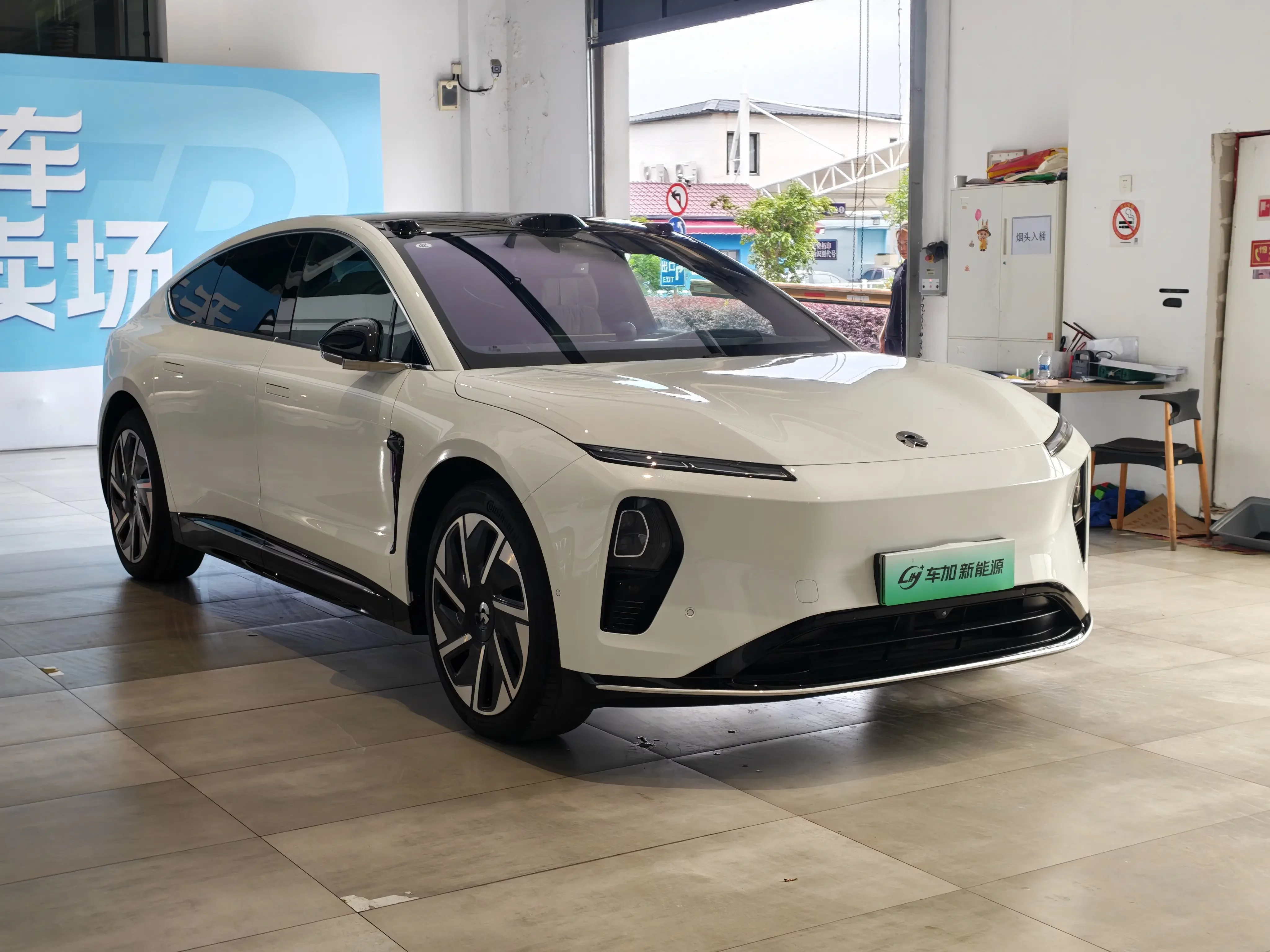 NIO ET9