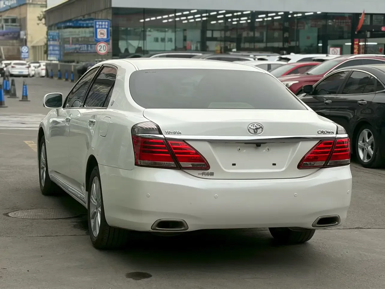 Toyota crown