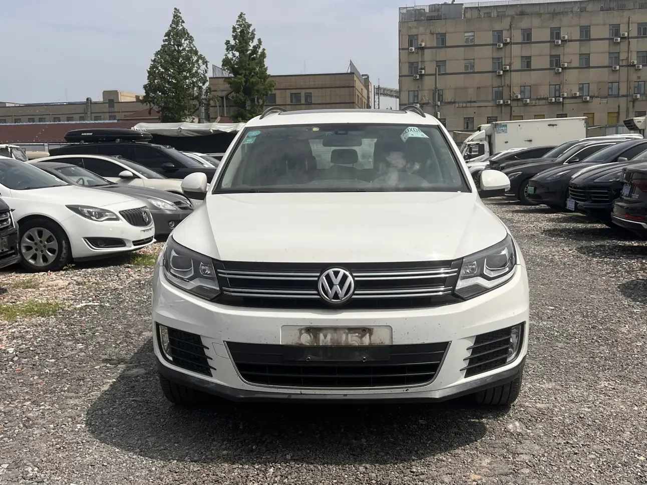 Volkswagen Tiguan (Tharu)