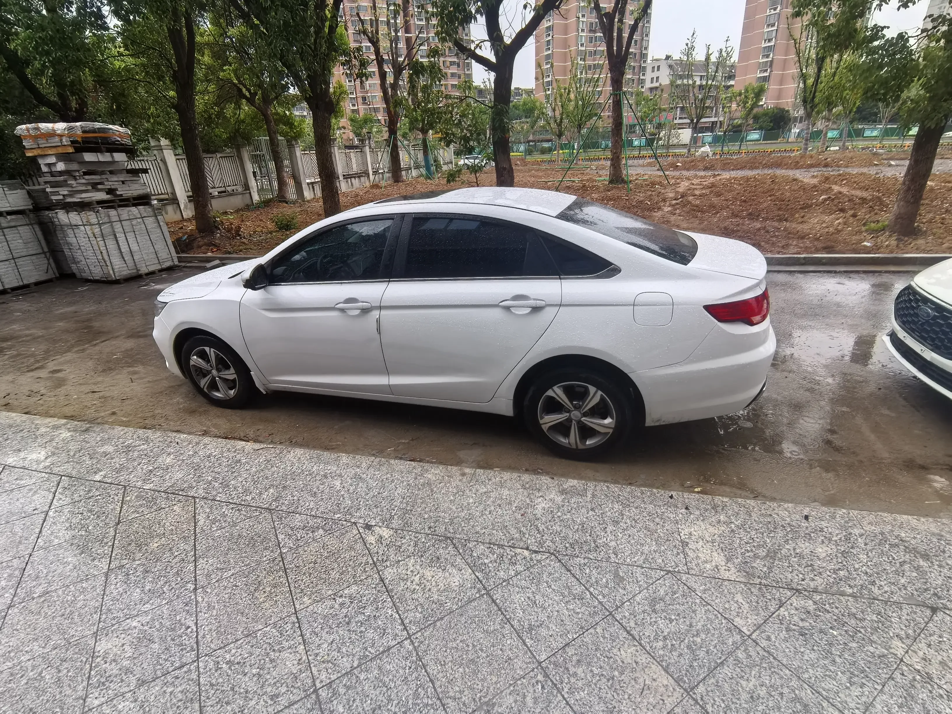 Geely Emgrand GL