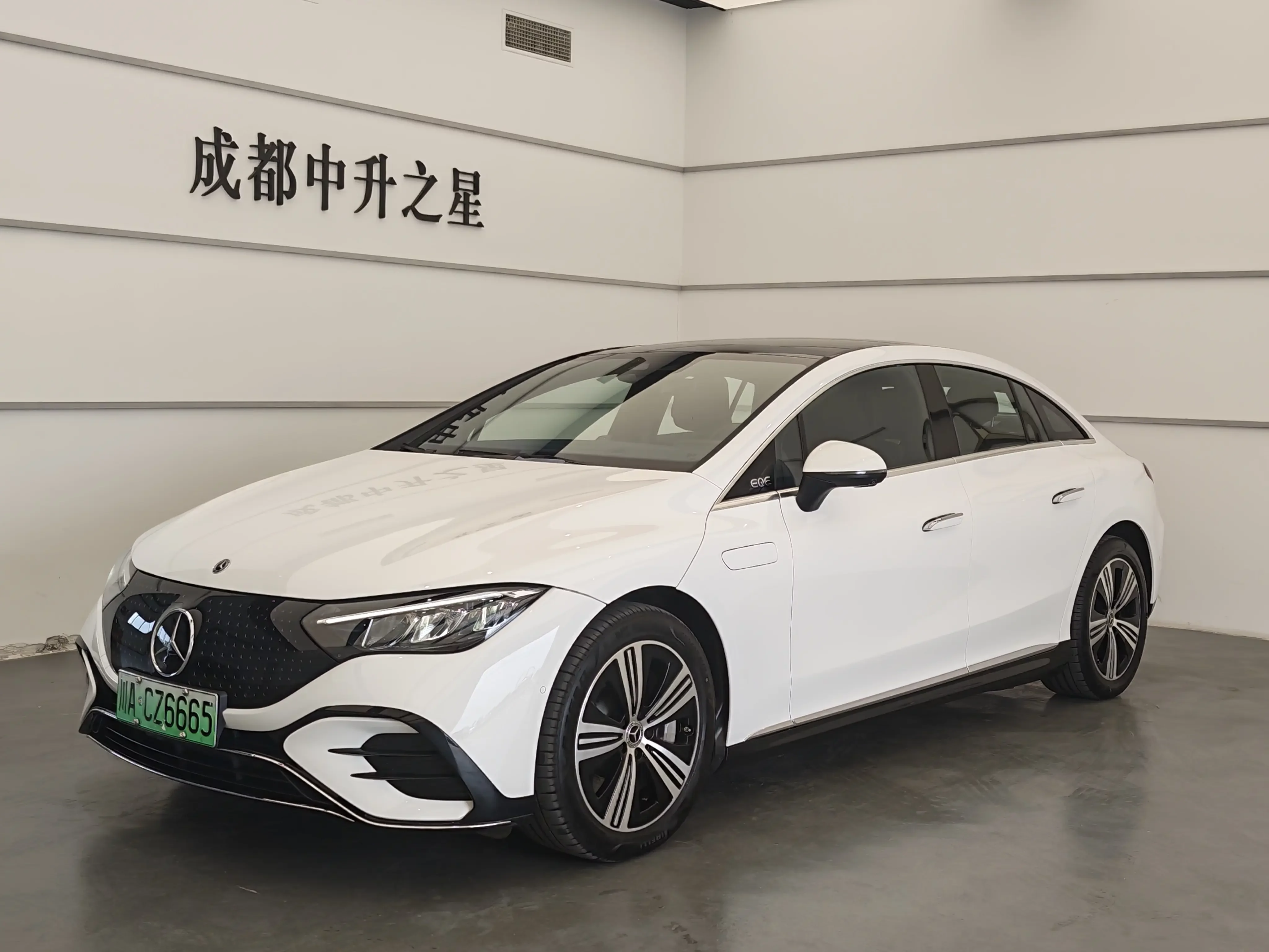 Mercedes-Benz EQE