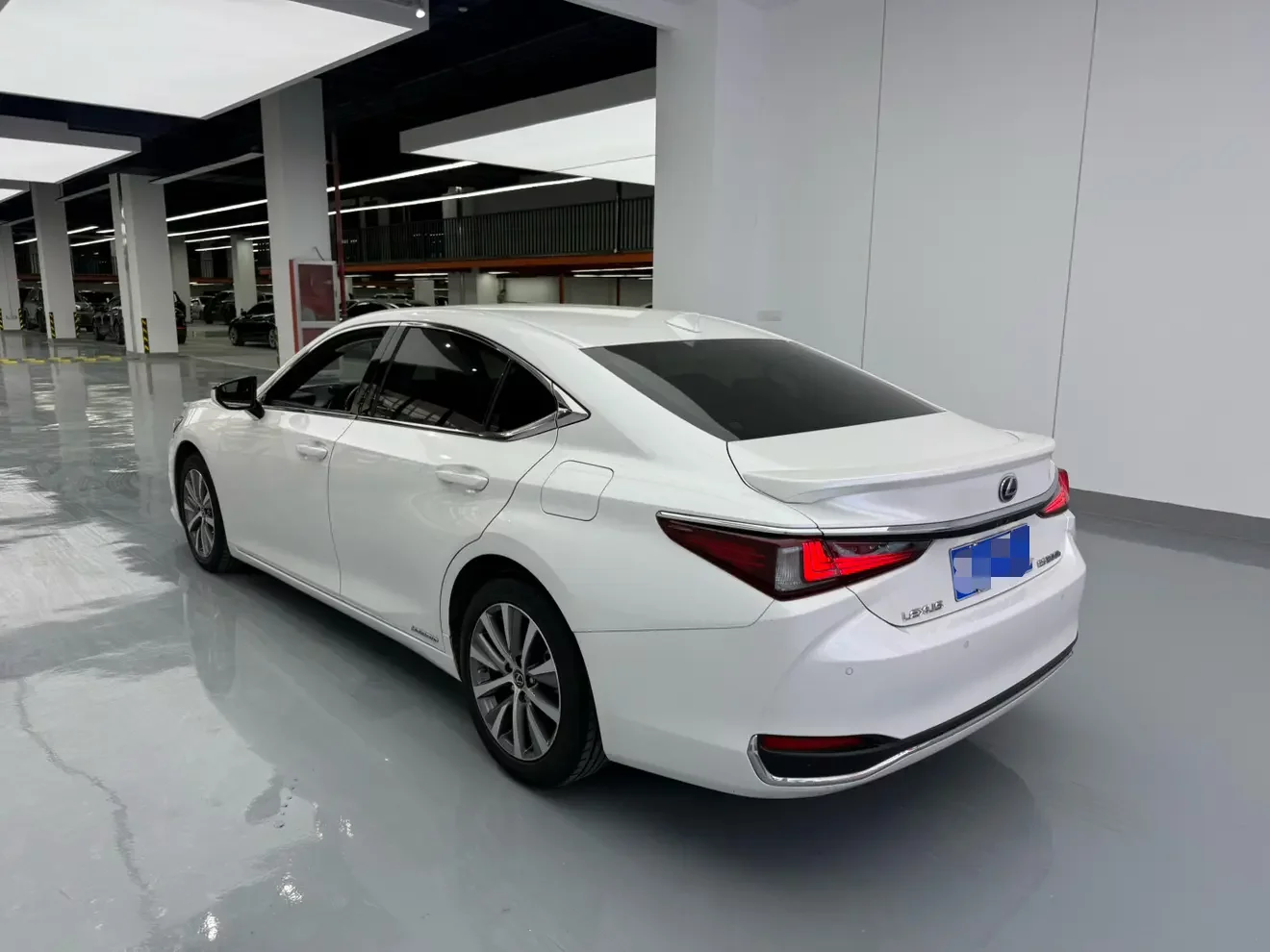 Lexus ES