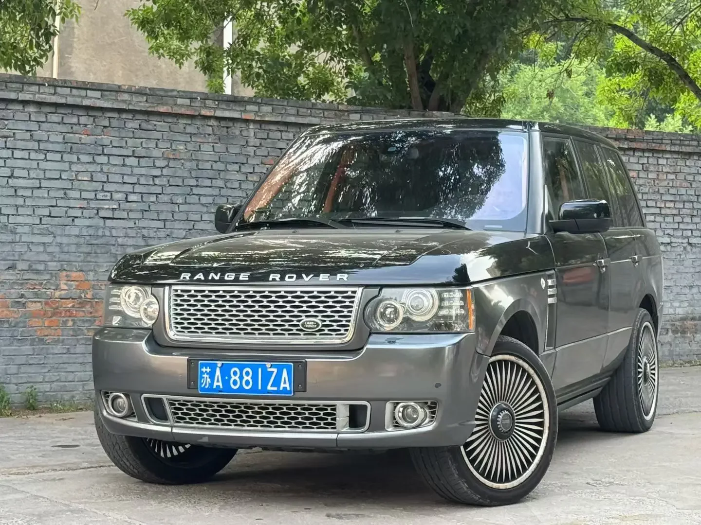 Land Rover range rover
