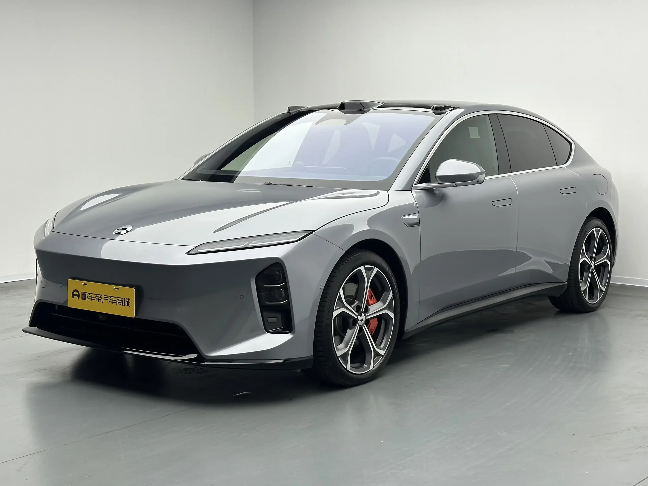 NIO ET5  из Китая